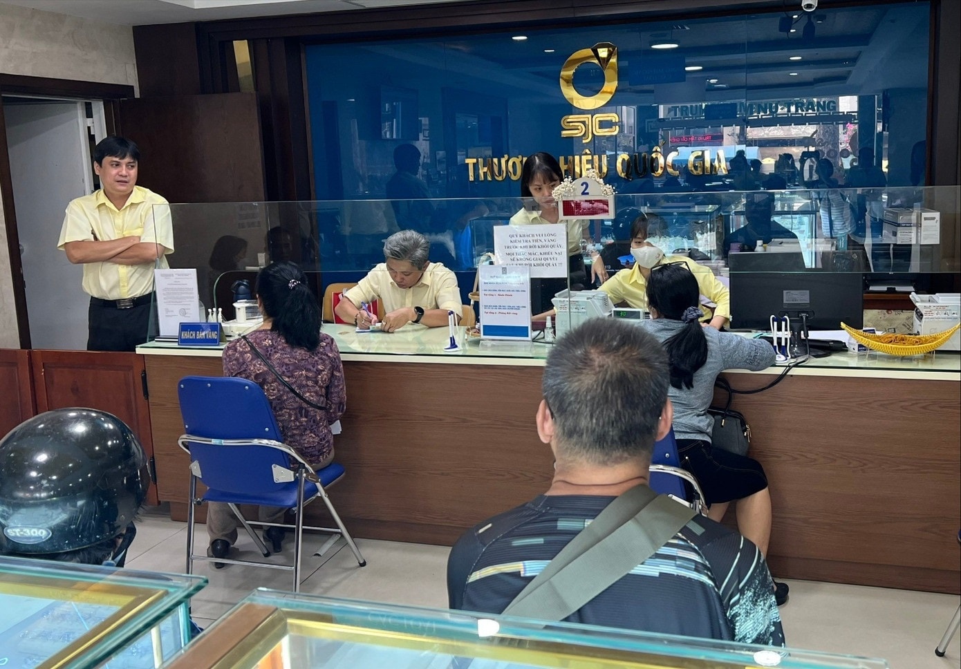 Giá vàng hôm nay 14/9 Bảng giá vàng nhẫn, SJC, vàng thế giới