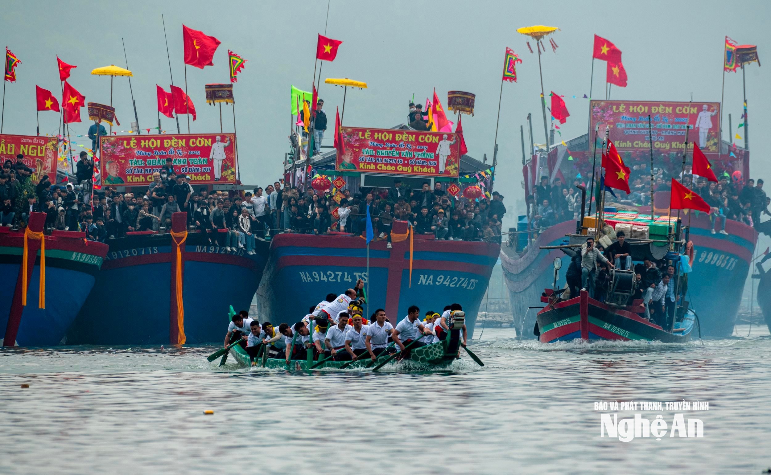 đua thuyền