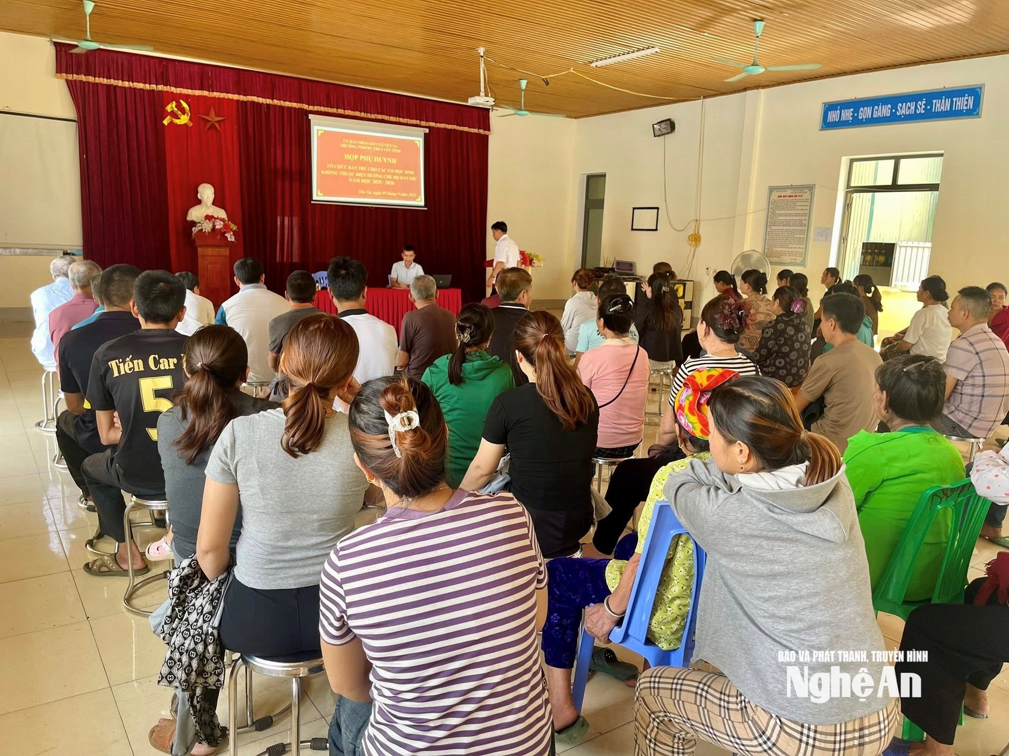 Trường PT DTBT THCS Yên Tĩnh tổ chức họp phụ huynh