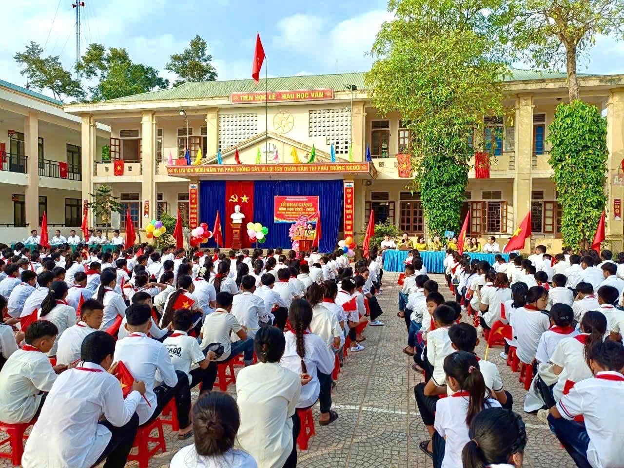 Ảnh học sinh trường BTTHCS Thạch ngàn