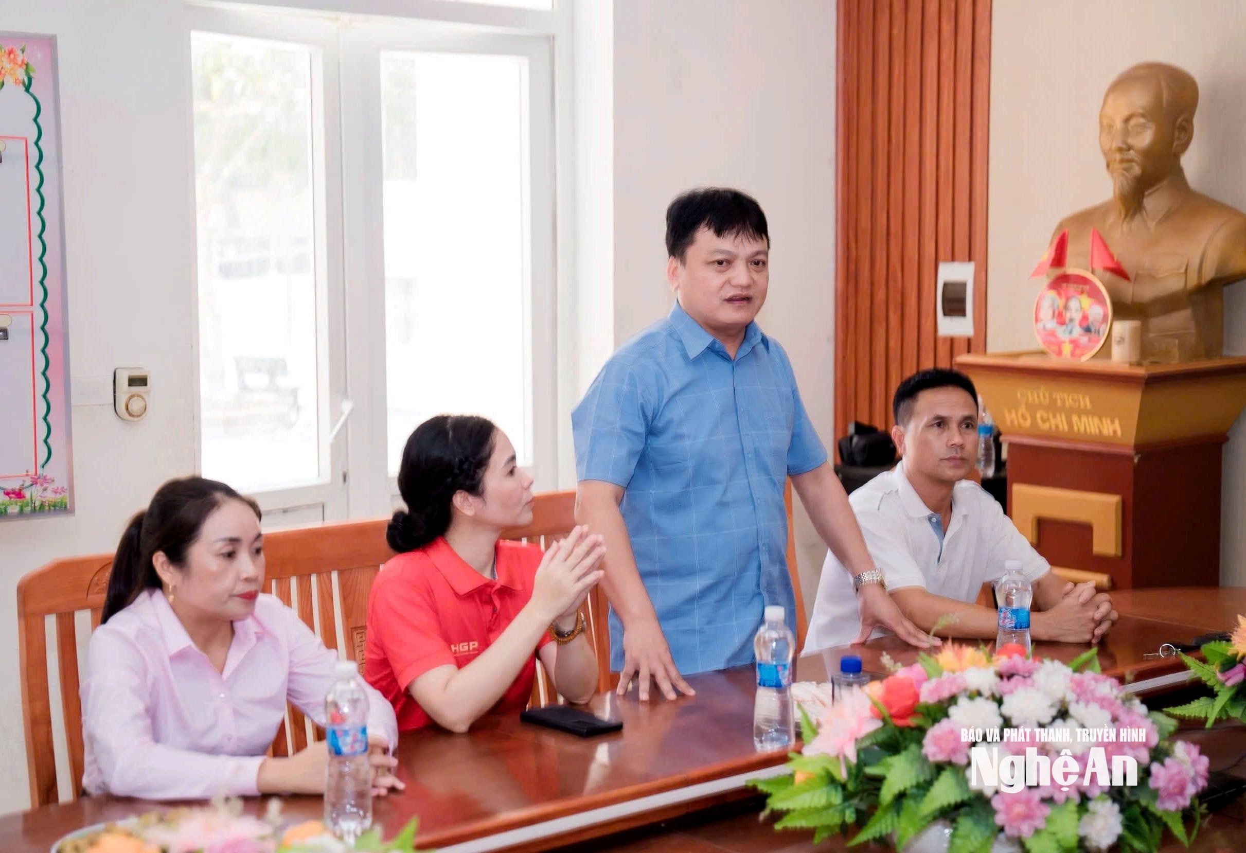  Đặng văn viên, ủy viên Ban chấp hành, phó chủ tịch Ubnd xã Yên Hòa