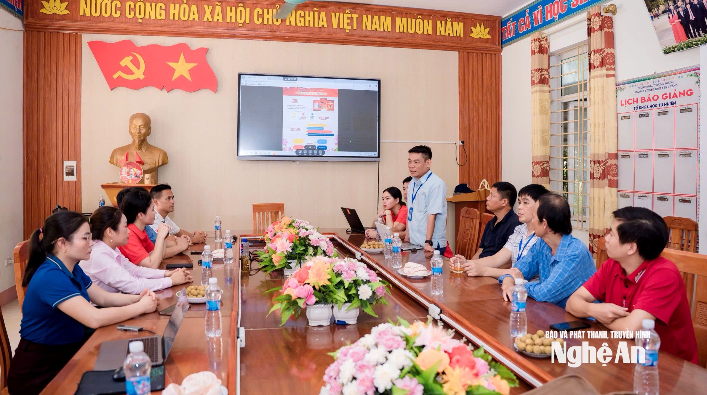  toàn cảnh