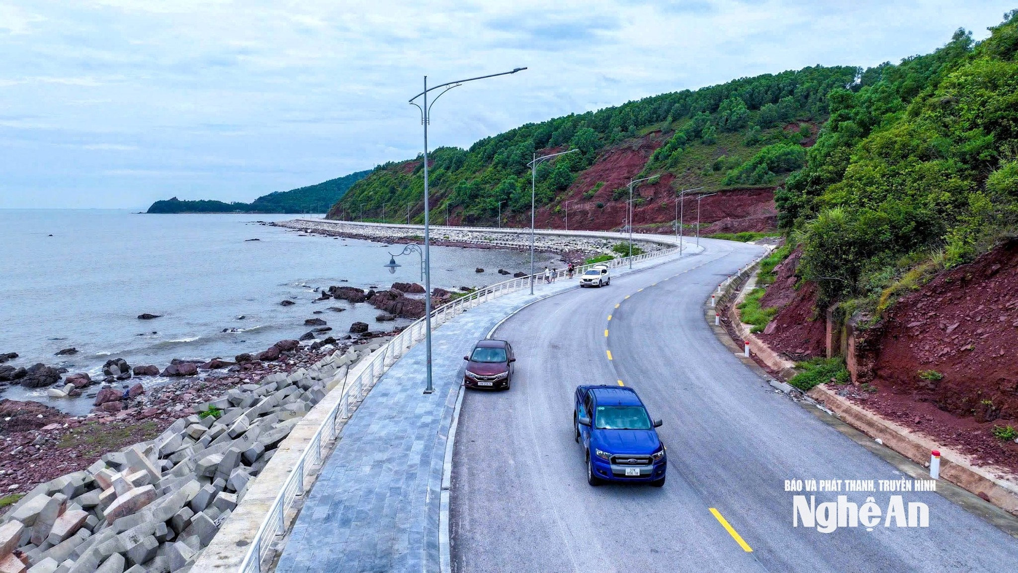 Đường ven biển qua Nghệ An. Ảnh tư liệu 