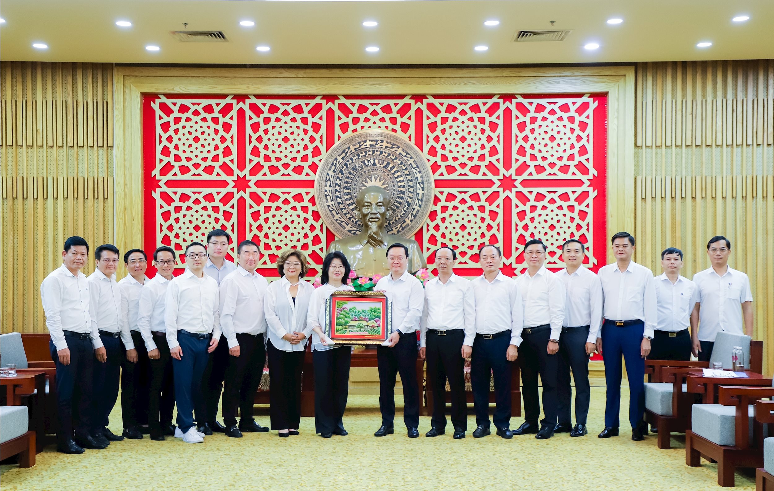 Bí thư Tỉnh uỷ, Chủ tịch UBND tỉnh Nguyễn Đức Trung tiếp và làm việc với Đoàn doanh nghiệp Hoa Kỳ