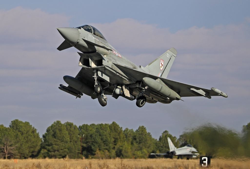 nato mở chiến dịch sát sườn biên giới nga