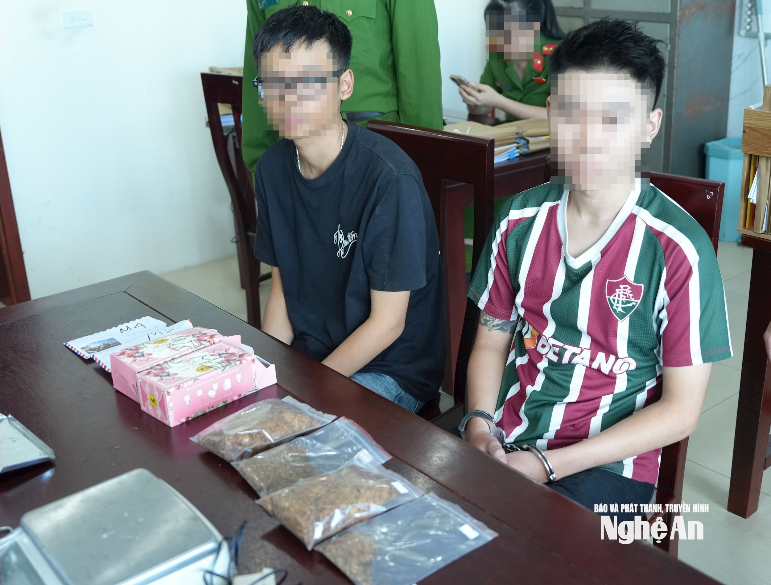 2 doi tuong1