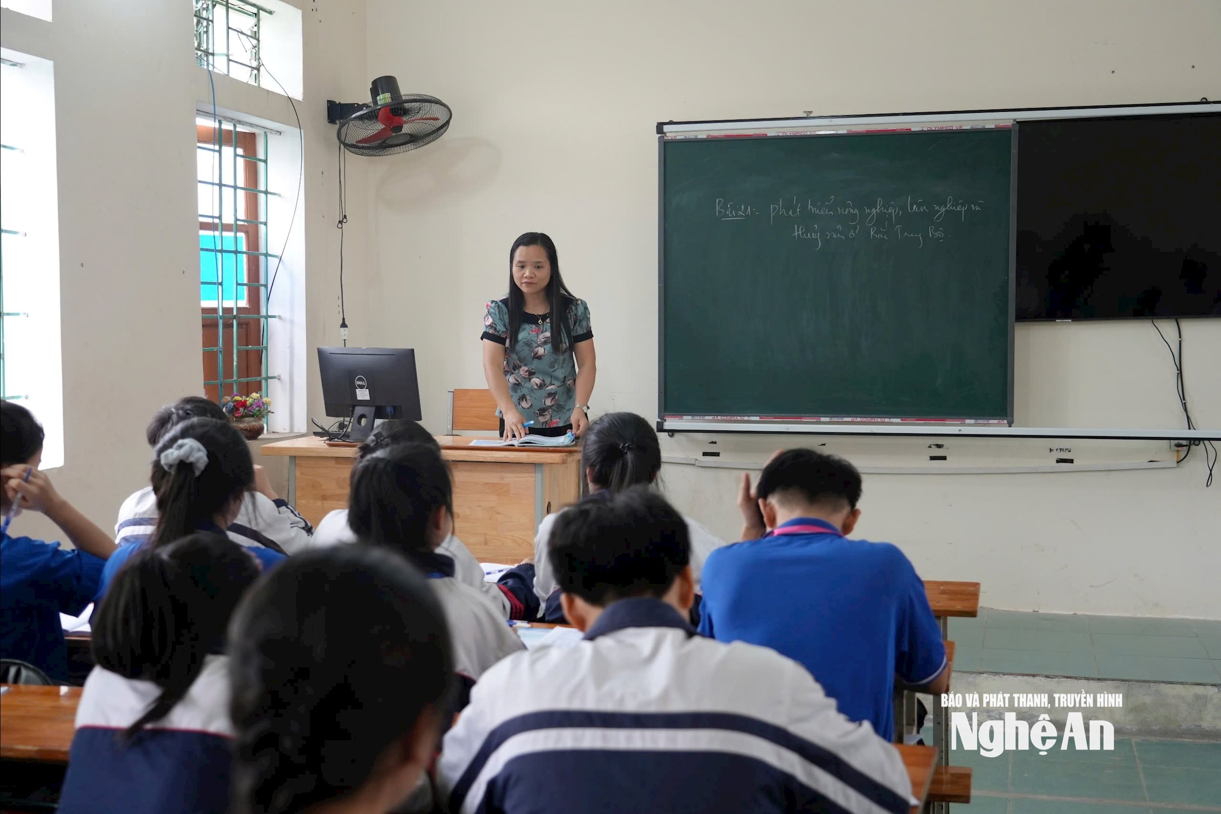 Giờ học của học sinh Trường THPT Anh Sơn 1. Ảnh - Mỹ Hà