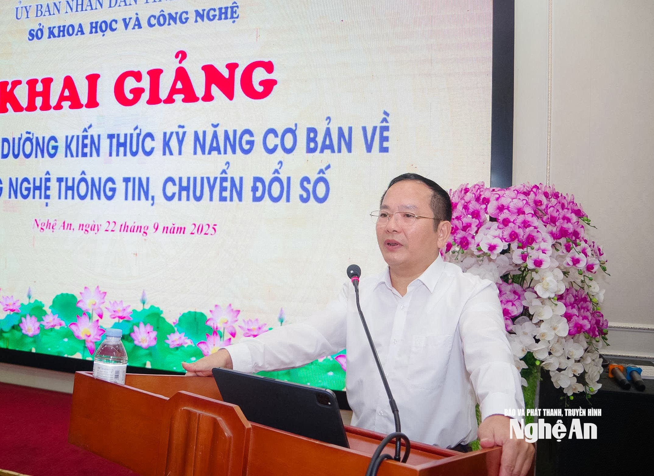 Đồng chí Võ Trọng Phú - Phó Giám đốc Sở Khoa học và Công nghệ phát biểu khai mạc lớp tập huấn. Ảnh: TL