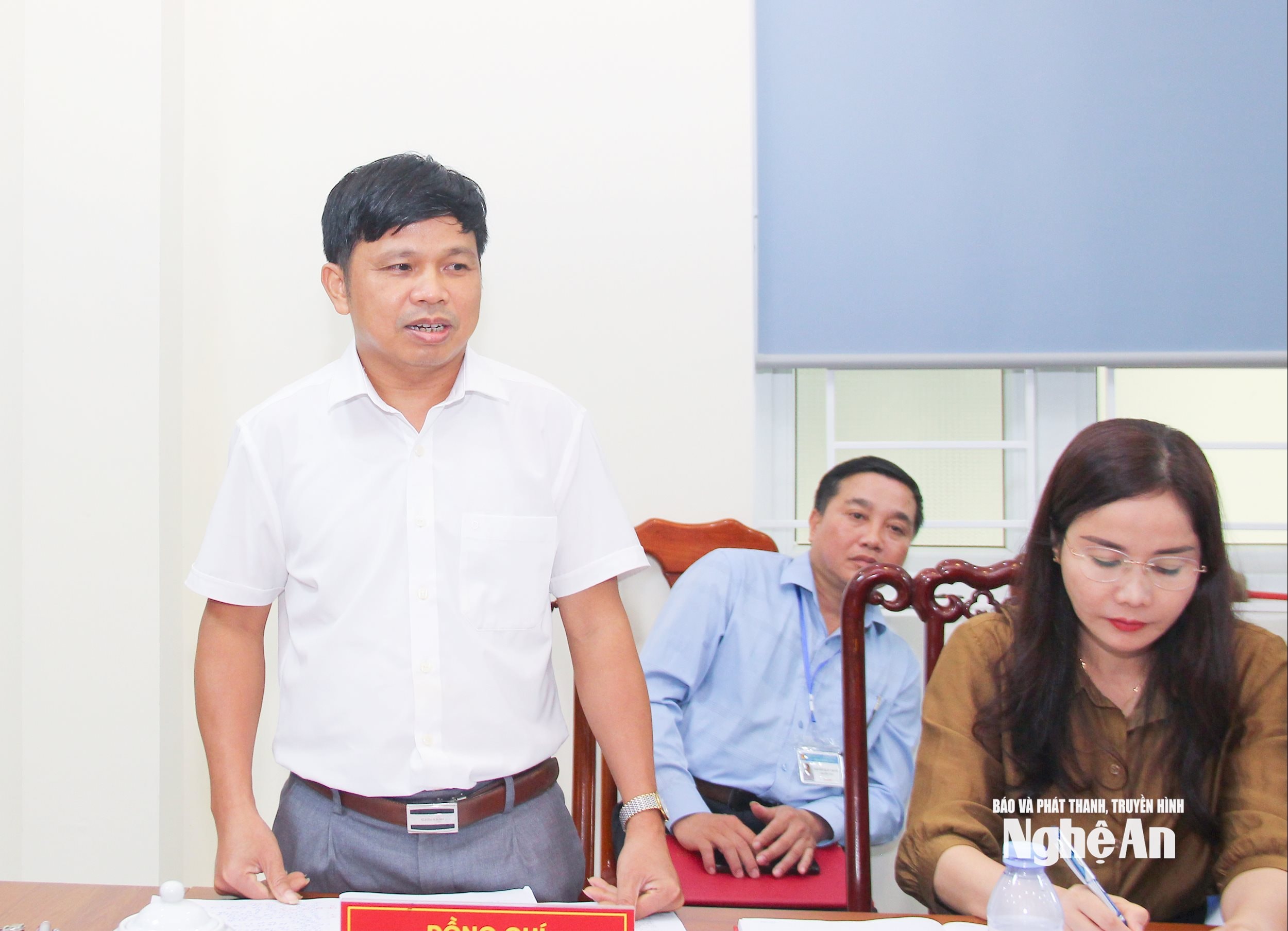 Chủ tịch UBND phường Trường Vinh - Nguyễn Tất Sơn báo cáo kết quả tiếp dân,
