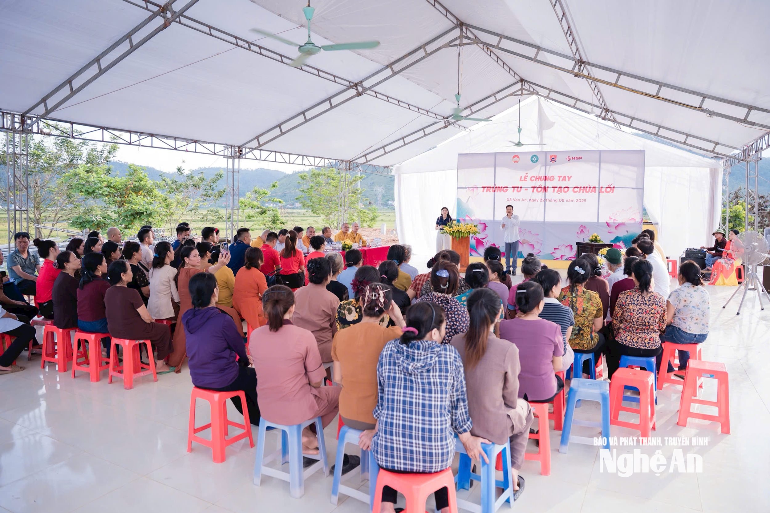 toàn cảnh buổi lễ 1