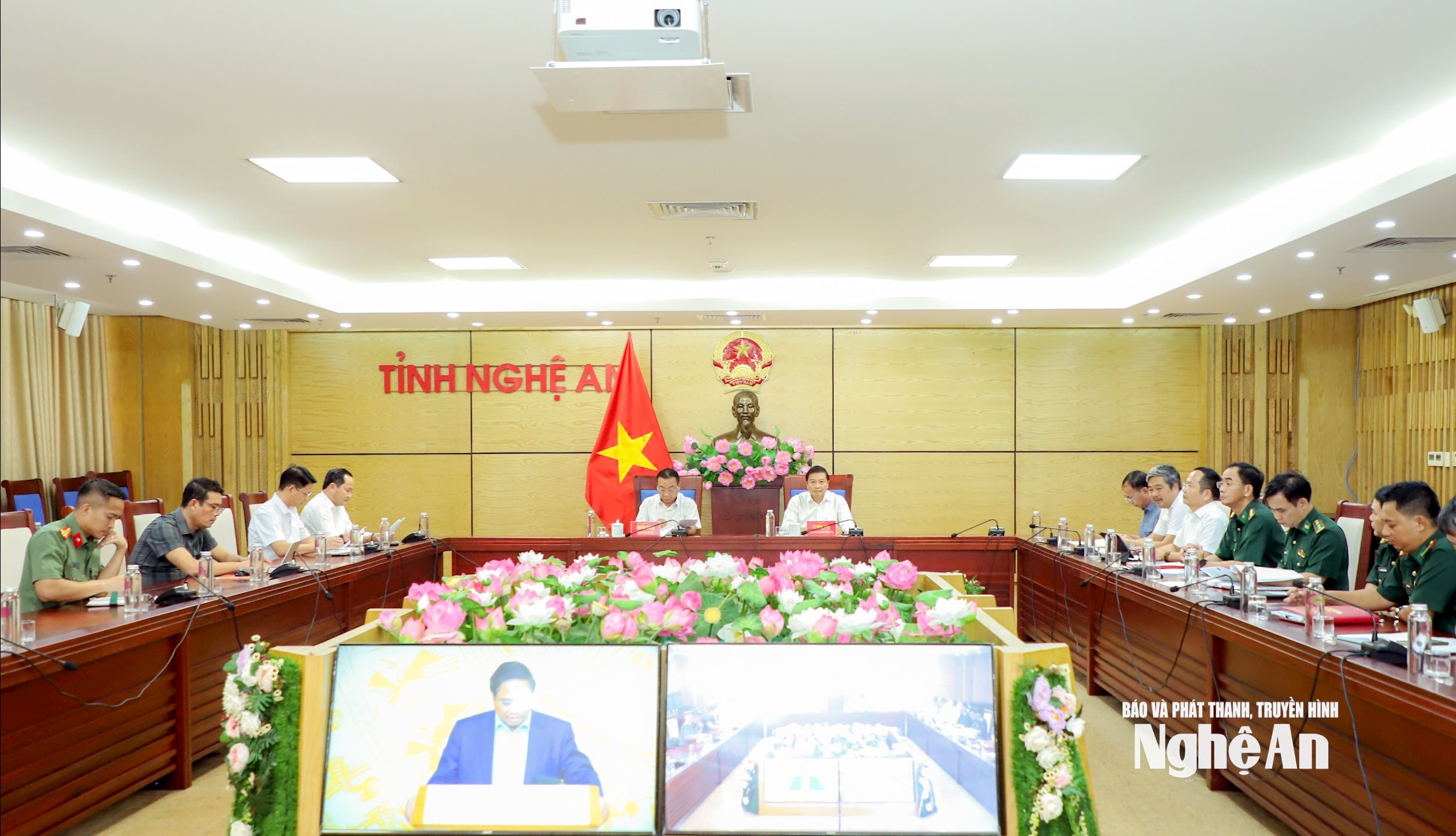 Quang cảnh tại điểm cầu Nghệ An. Ảnh: Thành Duy