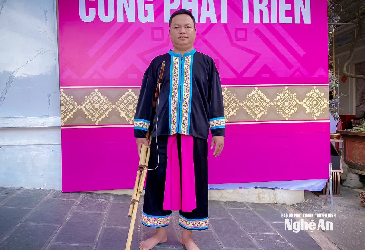 Anh Xong Ba Cha o Na Nieng Tri Le copy
