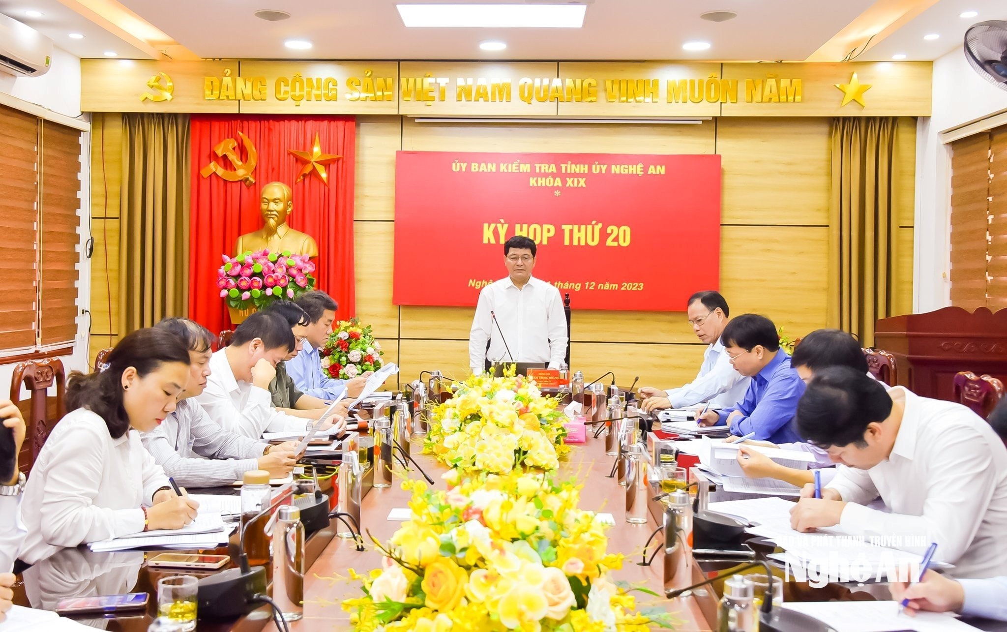 Một cuộc họp của Ủy ban Kiểm tra Tỉnh ủy Nghệ An xem xét thi hành, kỷ luật đảng viên Ảnh Thanh Lê