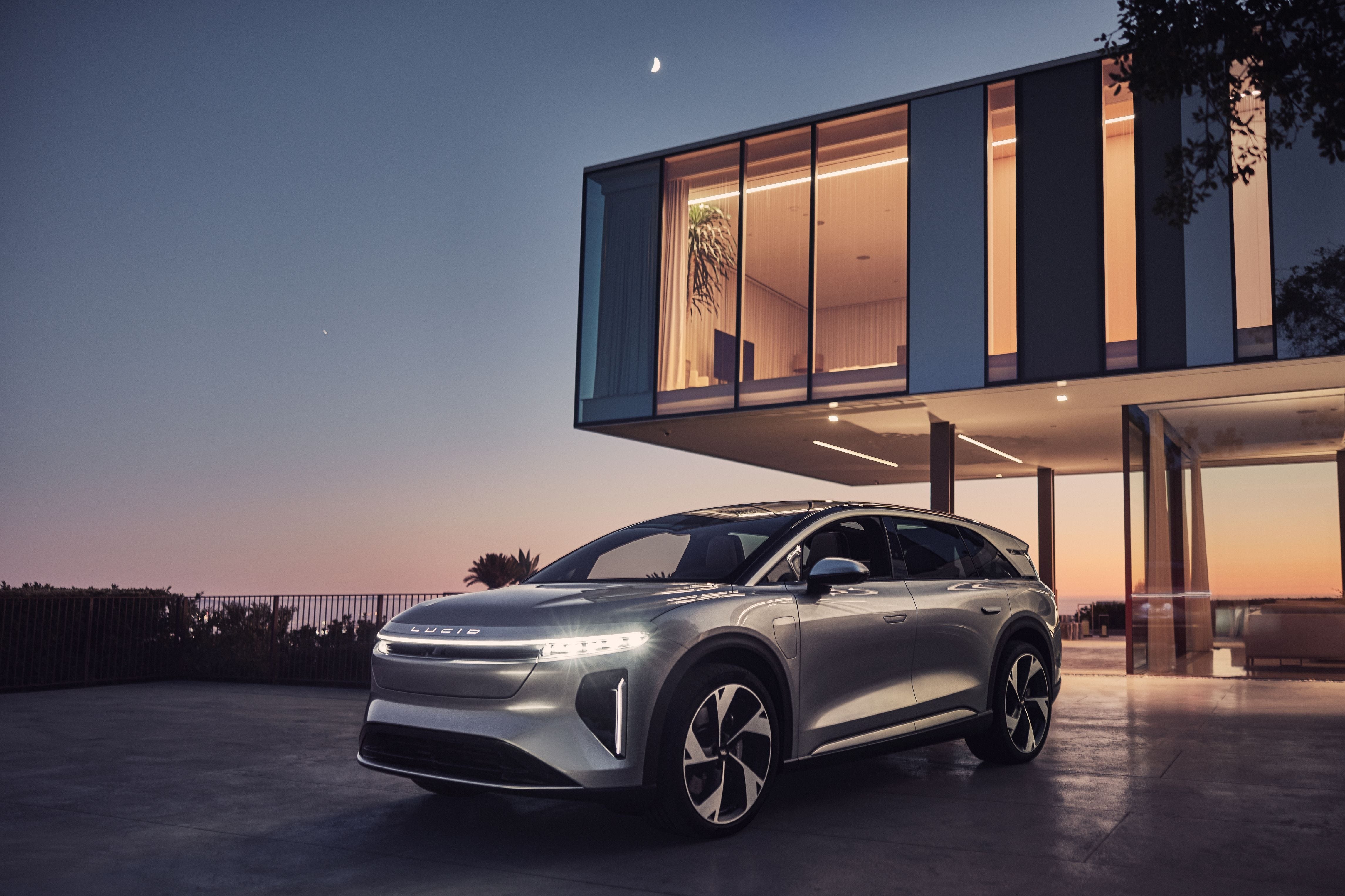 Lucid Gravity 2025 ngoại thất