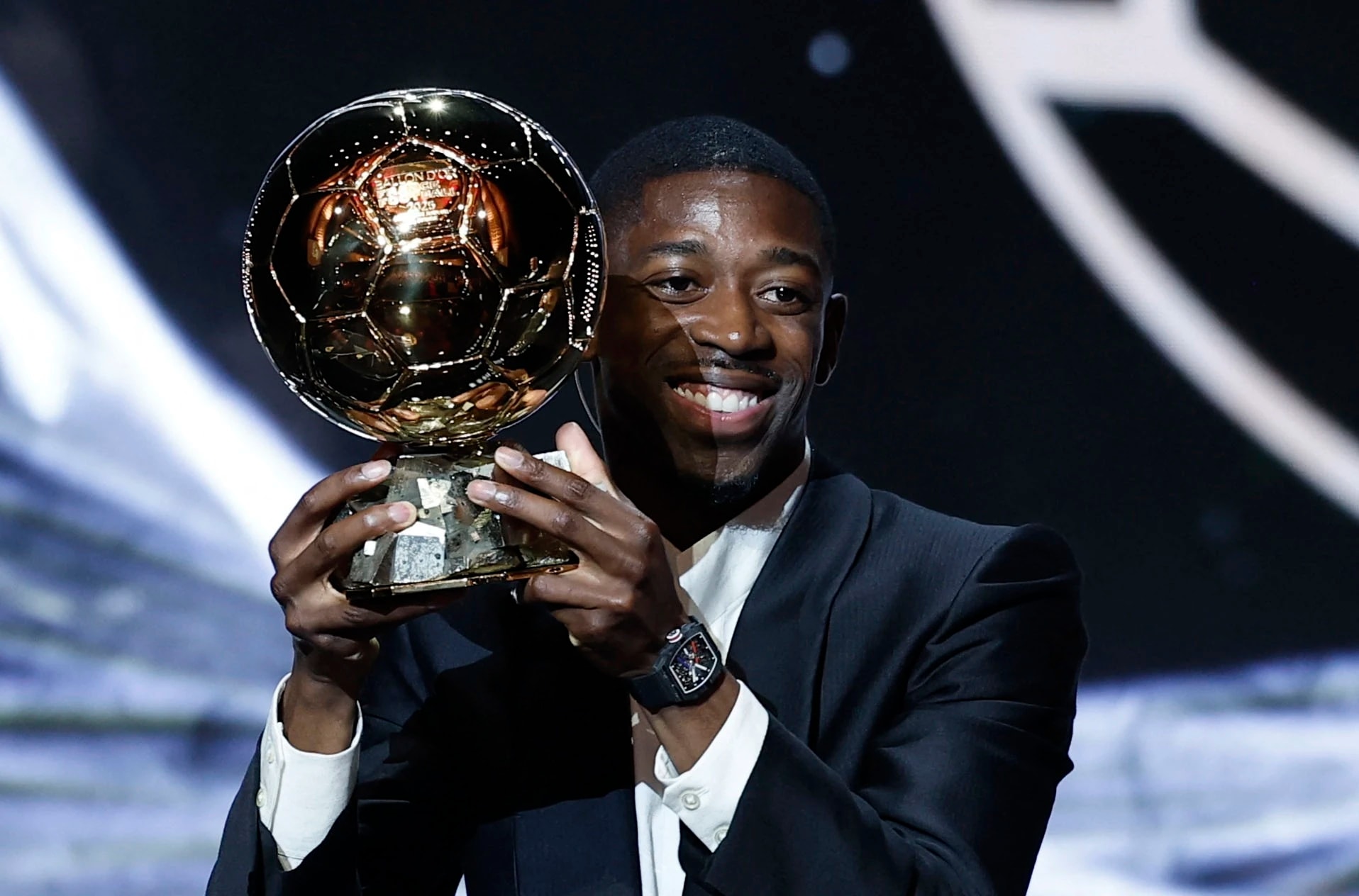 Ousmane Dembele nhận giải thưởng Quả bóng vàng 2025
