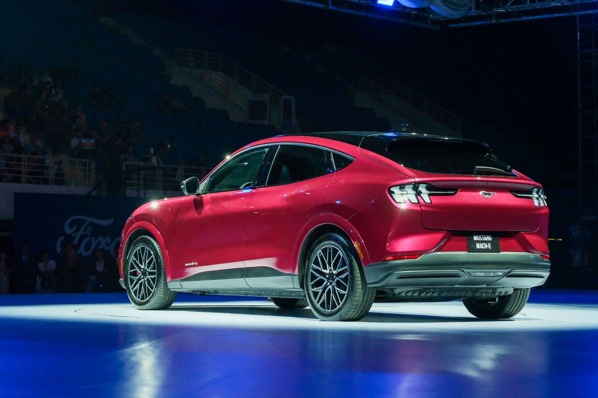 Mustang Mach-E giữ DNA Mustang trên SUV điện. Ảnh: Huy Thắng
