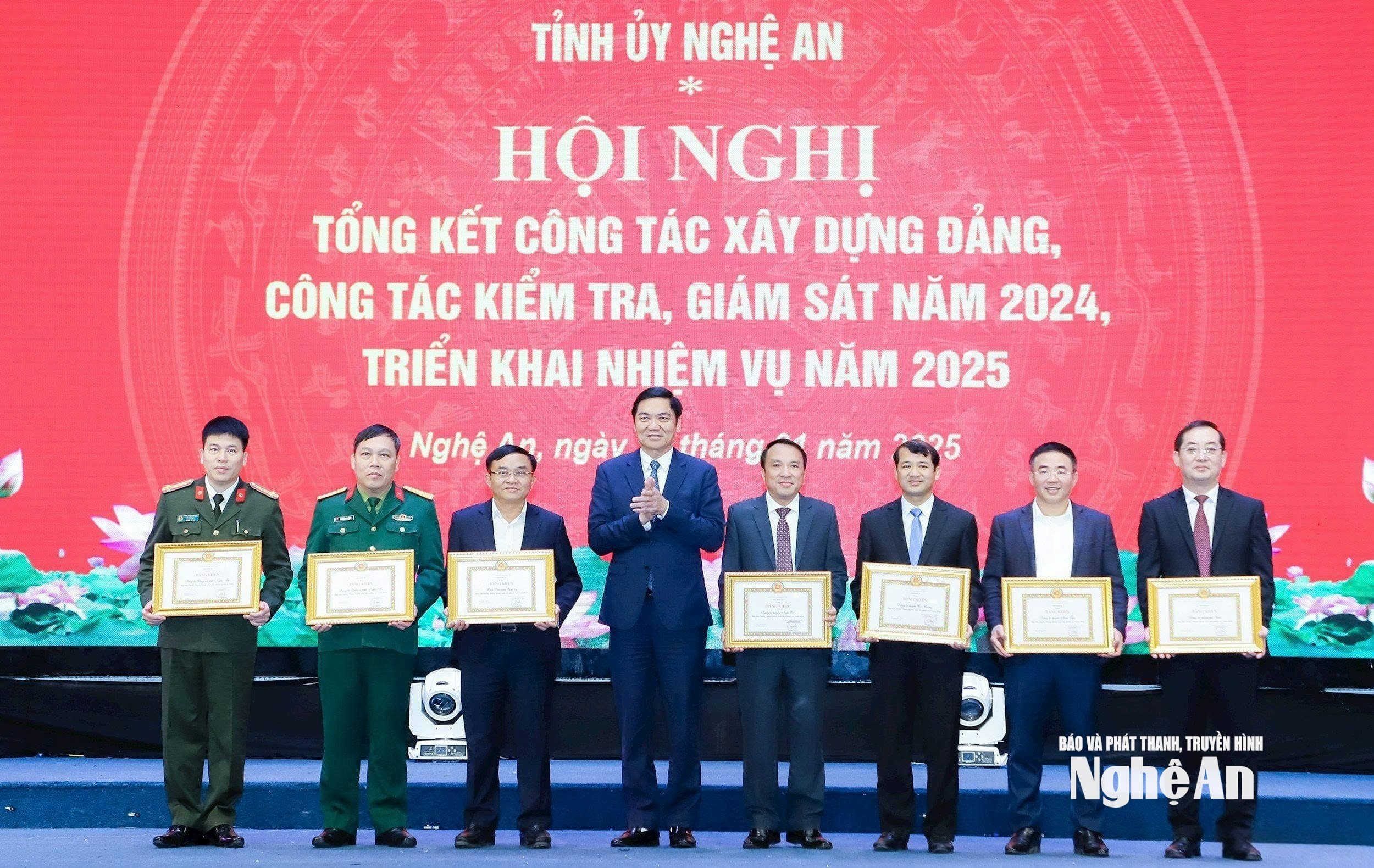  trao xây dựng Đảng