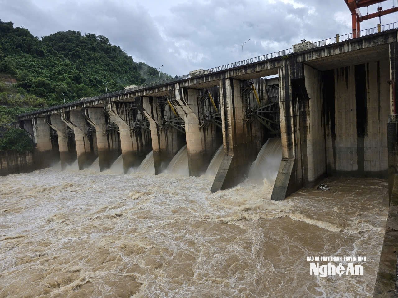 Vận hành hồ thủy điện Khe Bố