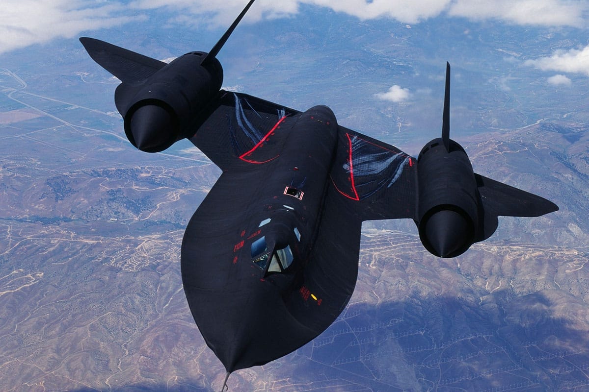 SR-71 'Blackbird': Discover the legendary US Air Force aircraft and its incredible speed!