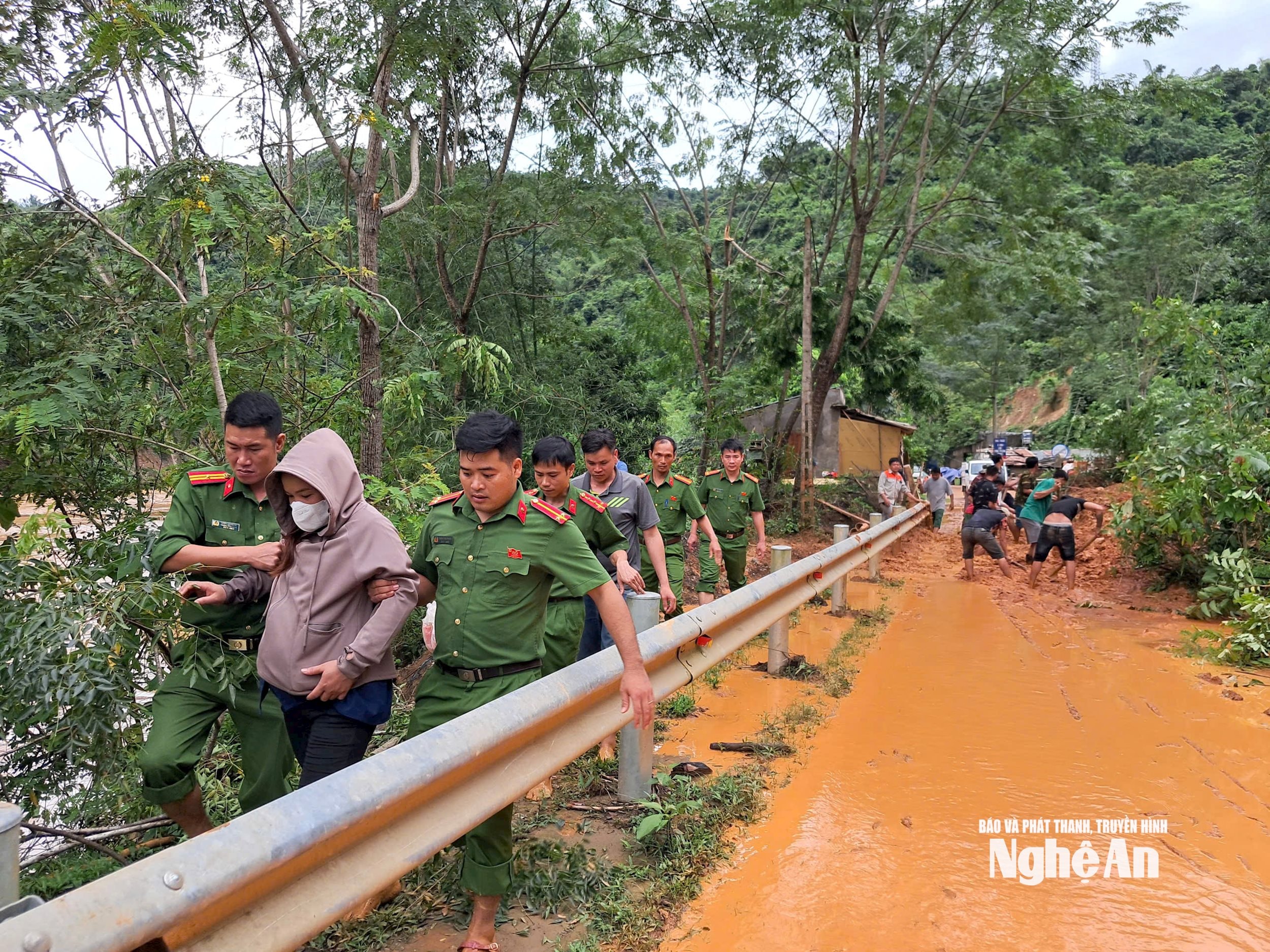 Ky Son ទឹកជំនន់