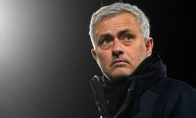 Mourinho bỏ túi 6 triệu bảng trong hợp đồng 2 năm tại Benfica.