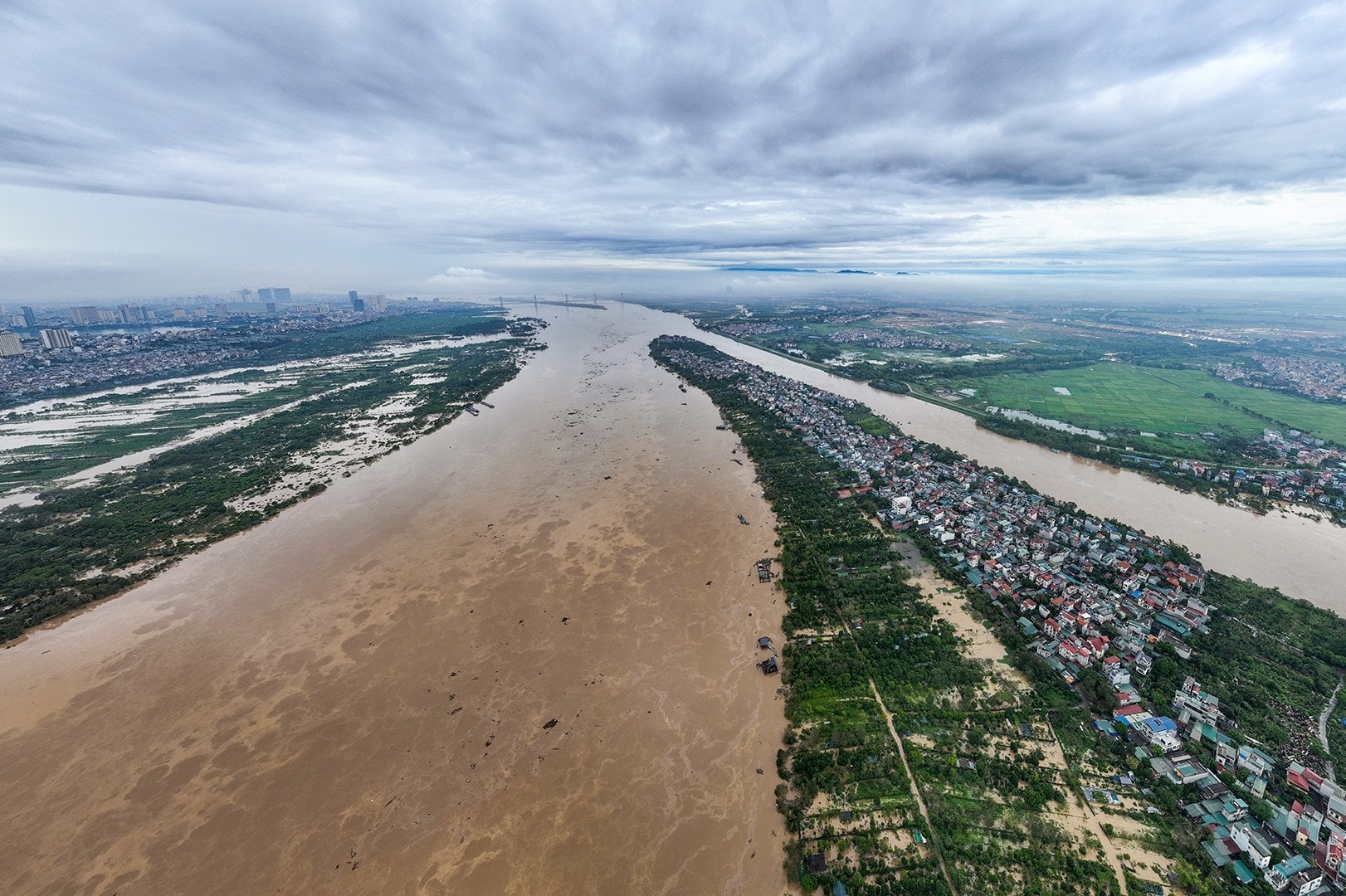 ទន្លេថាវ