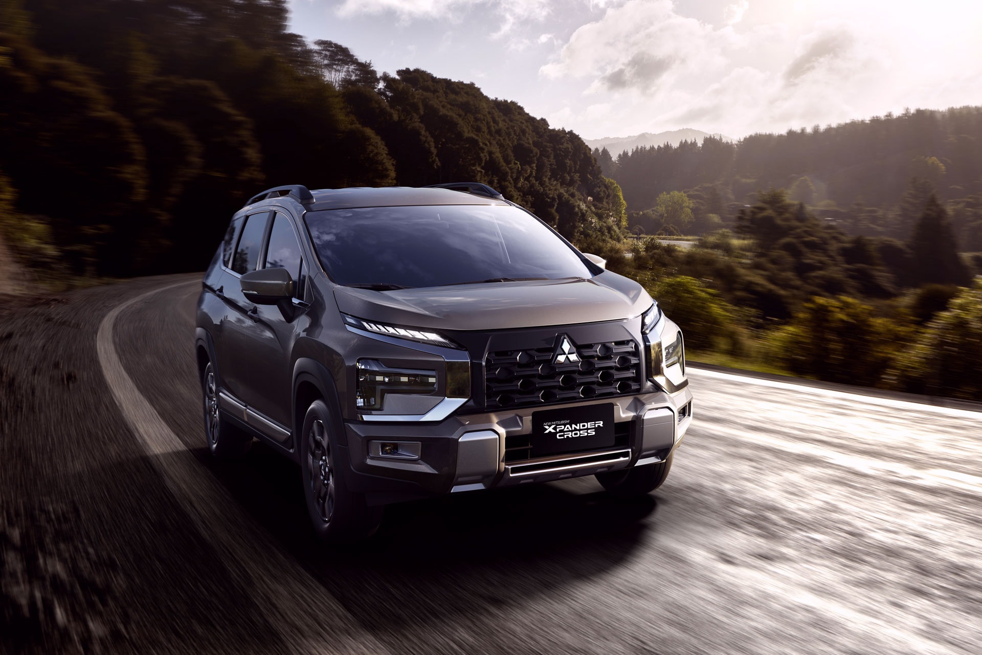 Xpander Cross 2025 tại Việt Nam chưa có tùy chọn hệ truyền động hybrid