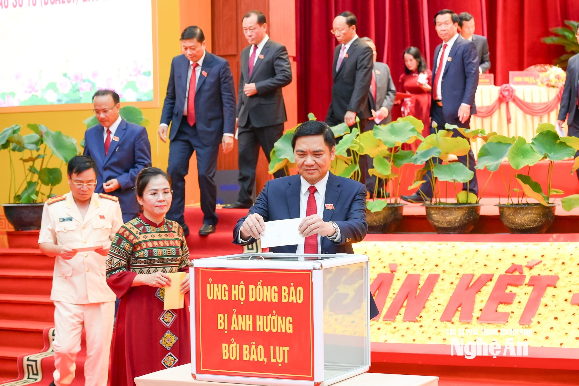 Đại hội Đảng-32