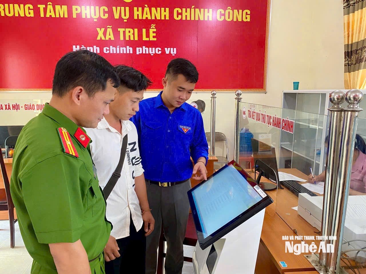 Hoạt động Trung tâm Phục vụ hành chính công xã Tri Lễ.