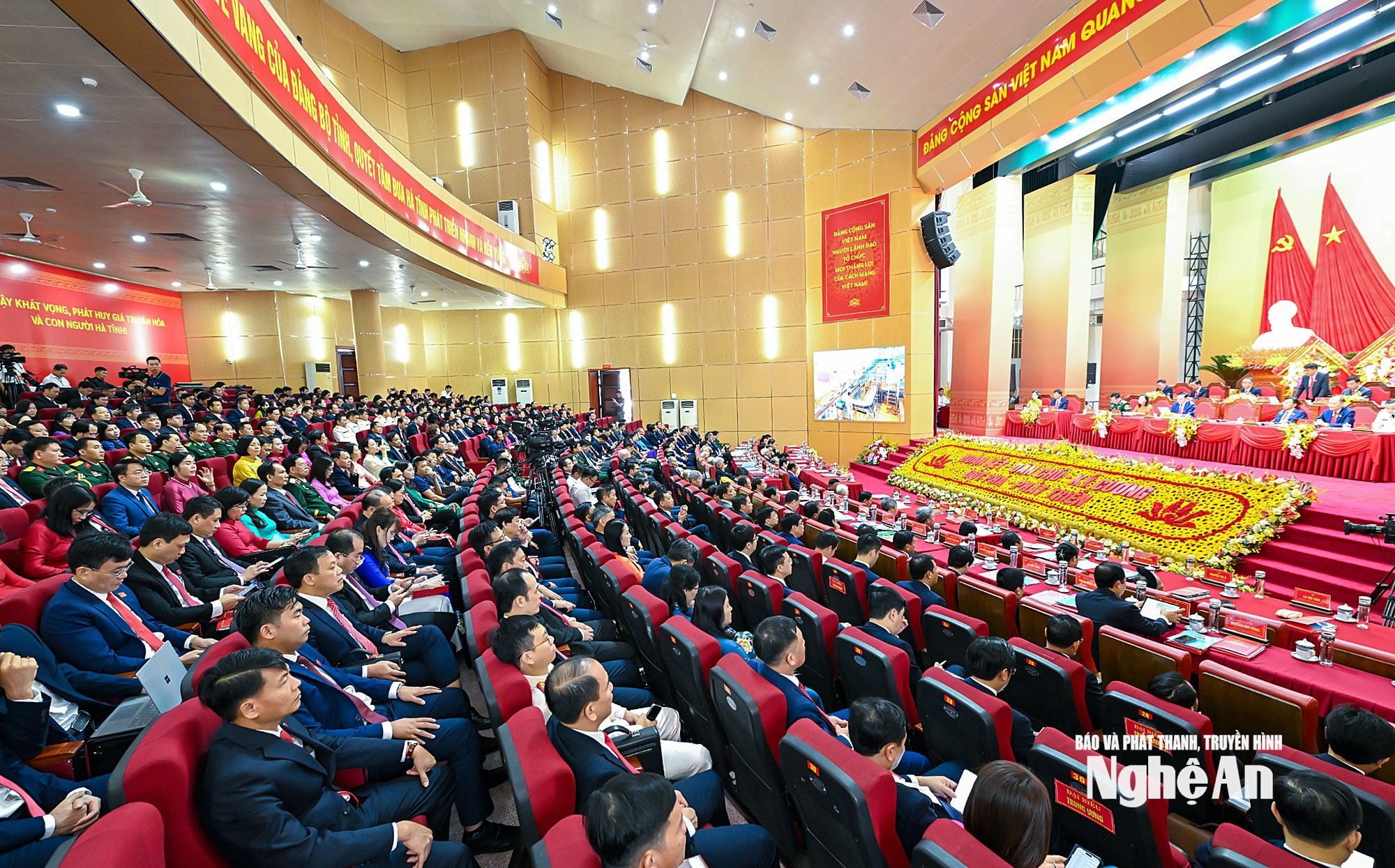 Toàn cảnh góc rộng