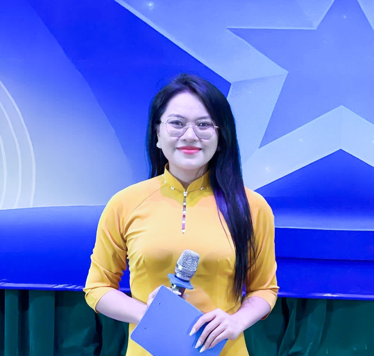 Đồng chí Trần Thị Thu Hoài - Giáo viên Trường THPT Hà Huy Tập.