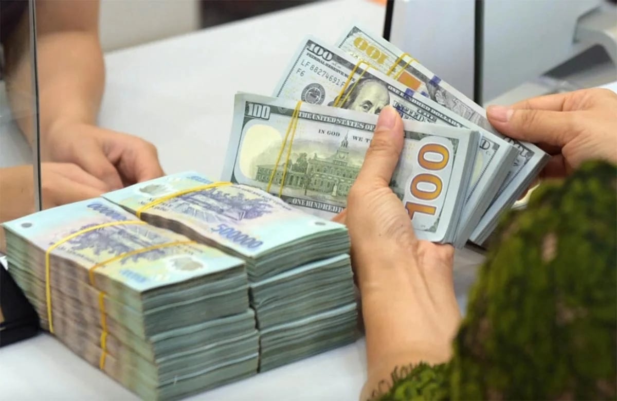 Giá USD ngân hàng lập kỷ lục mới