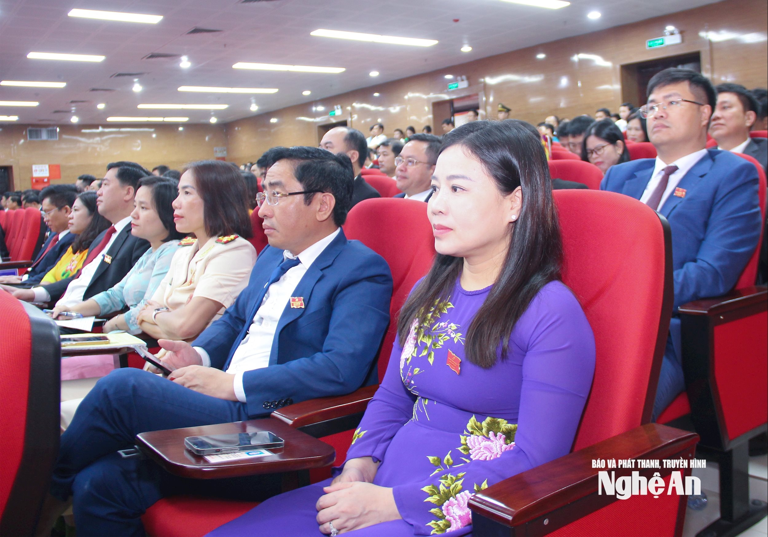 គណៈប្រតិភូដែលចូលរួមក្នុងសភា