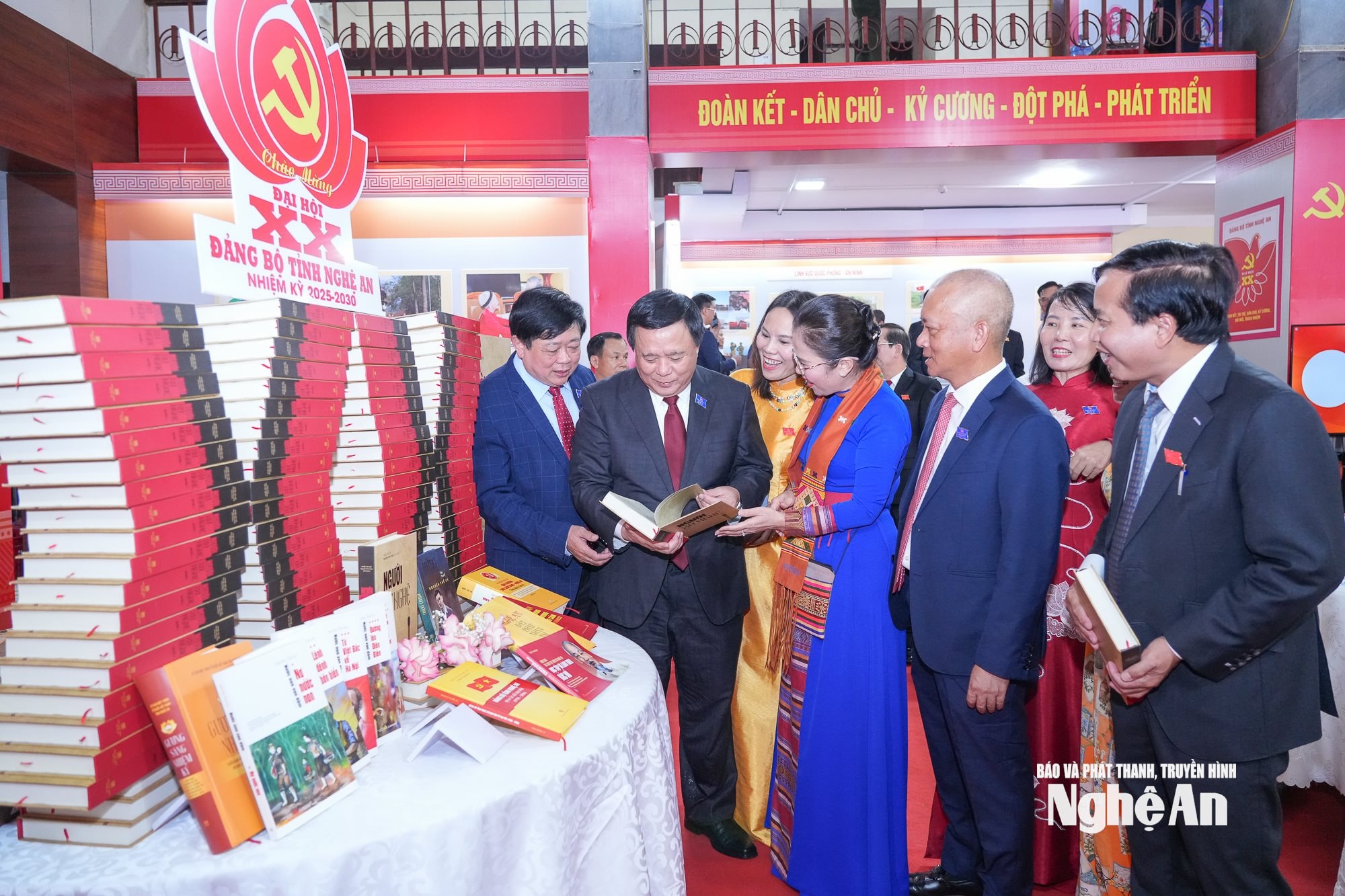 Đại hội Đảng - bỏ phiếu-25