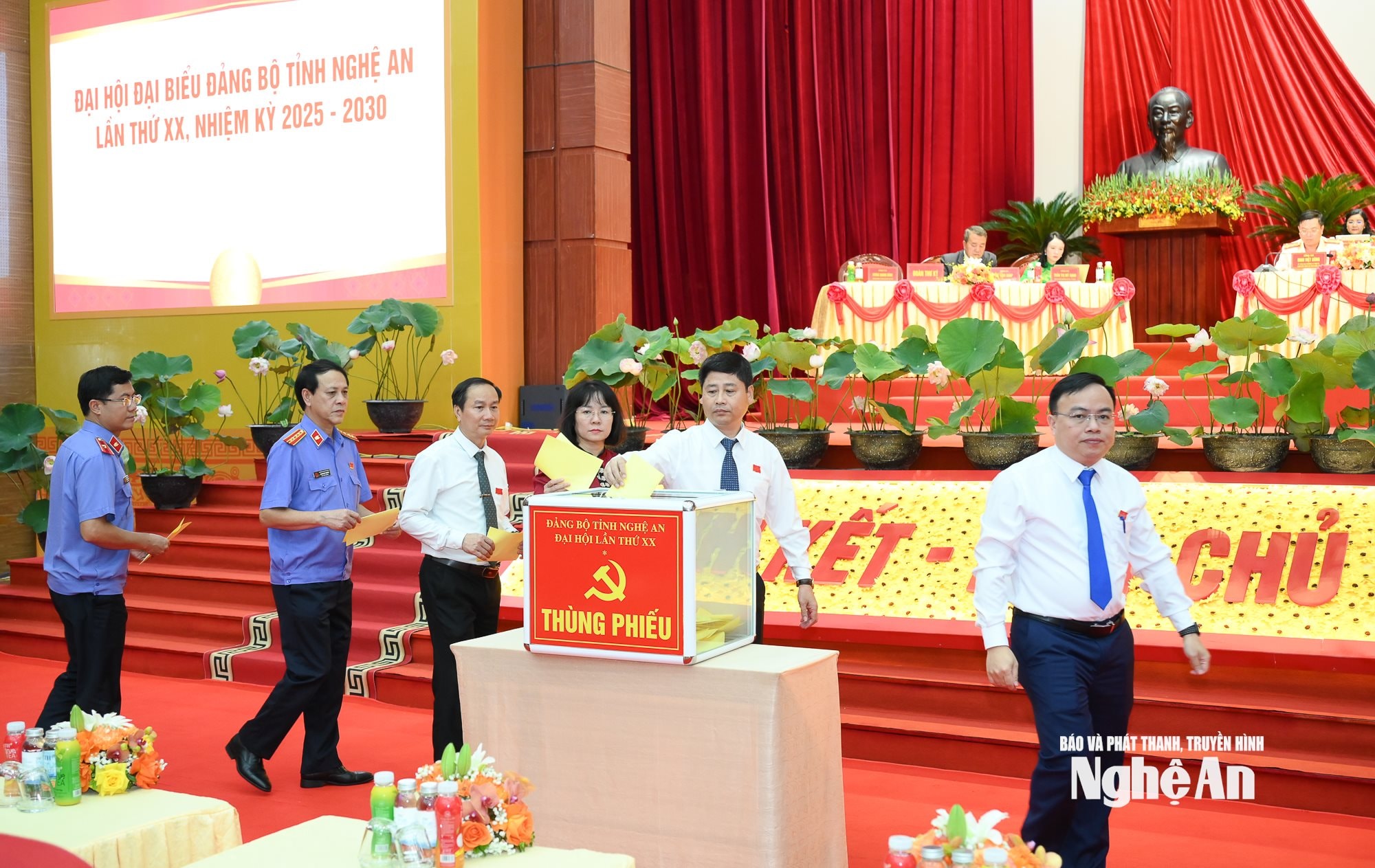 Đại hội Đảng - chiều-21