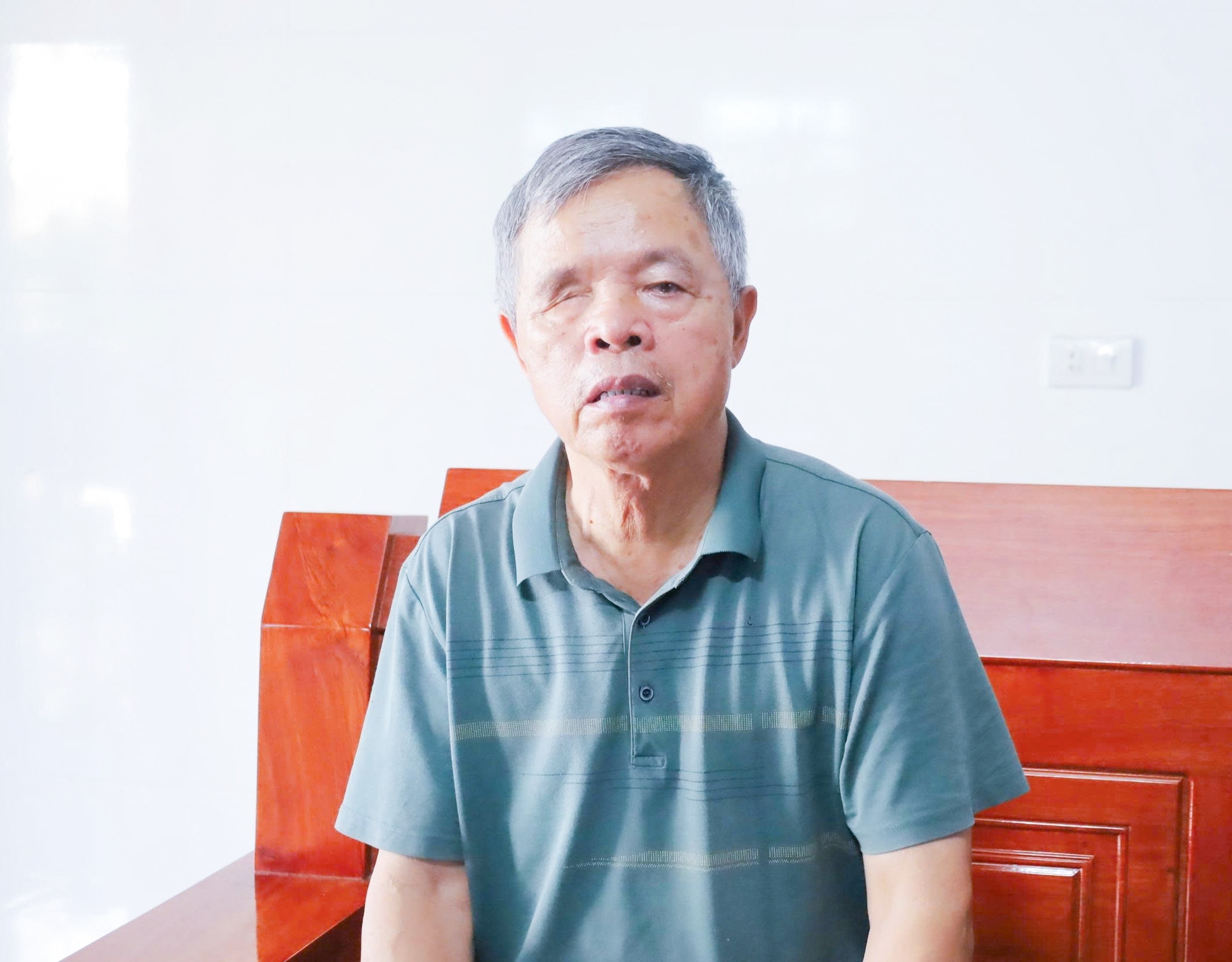 Đảng viên, thương binh 2-4 Hoàng Văn Khang – Làng Đông, xã Hưng Nguyên Nam.
