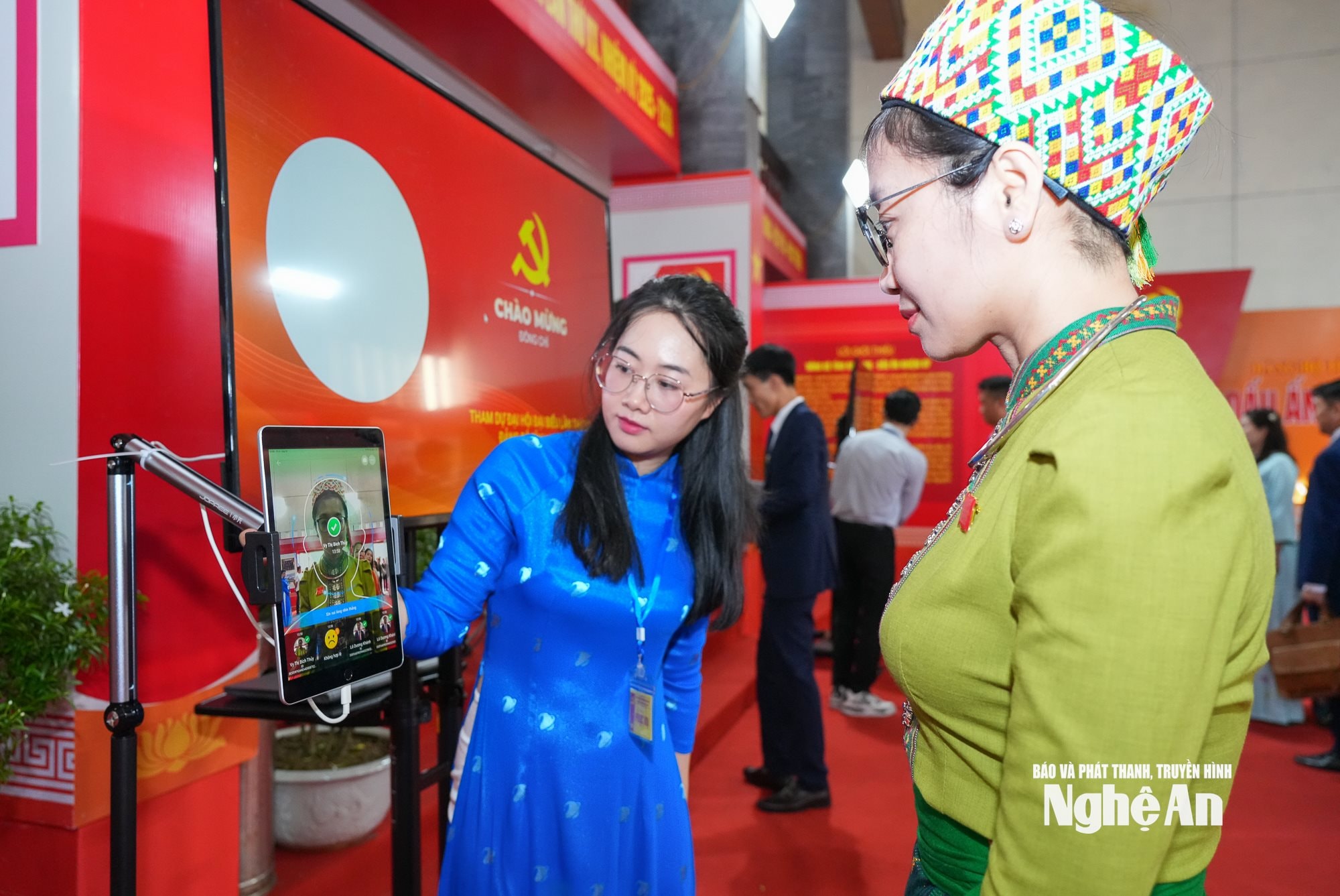 Đại hội Đảng-11