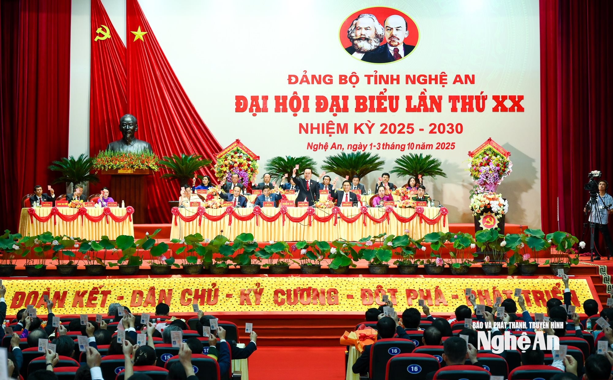 Đại hội Đảng chiều 3-13