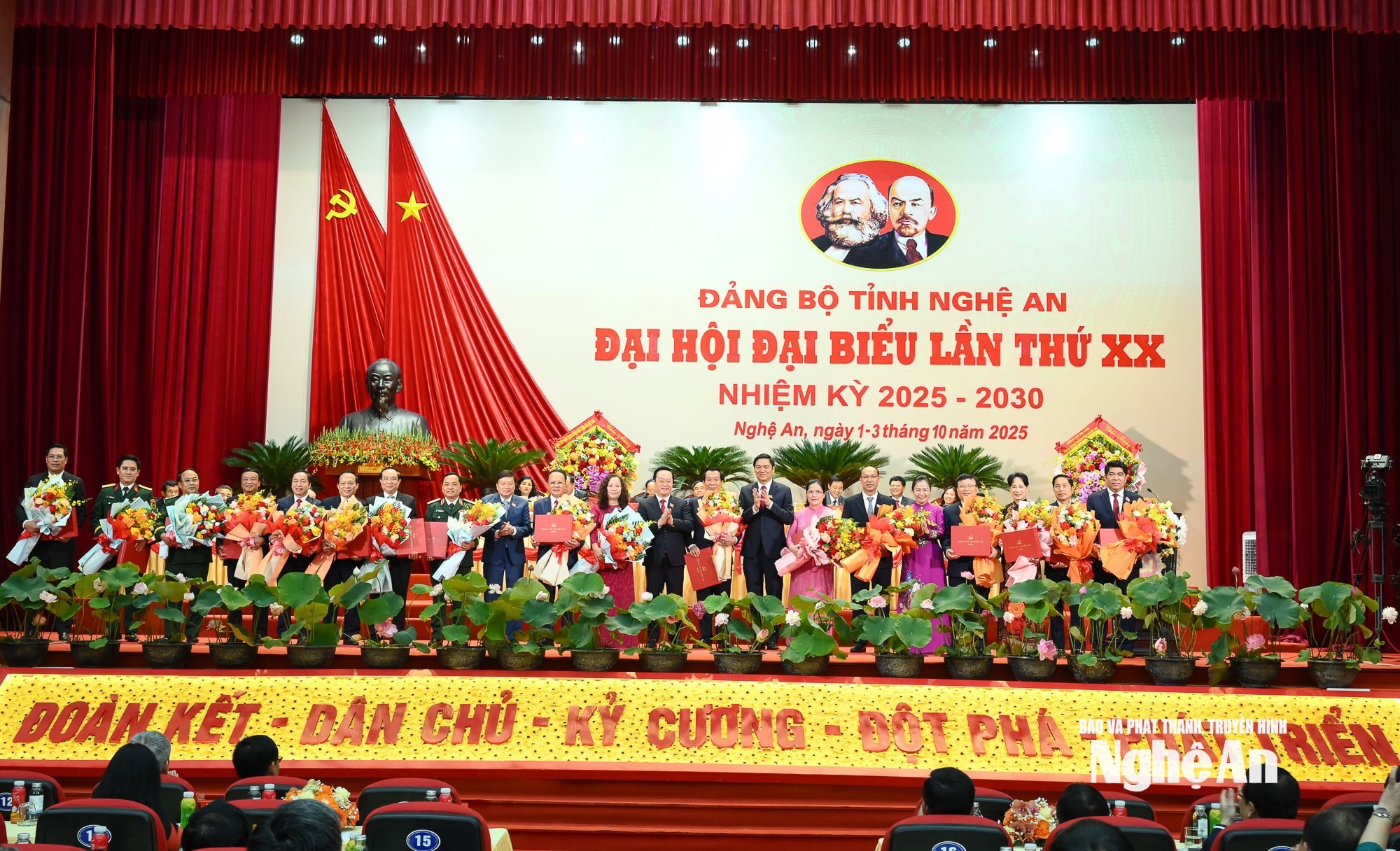 Đại hội Đảng chiều 3-24