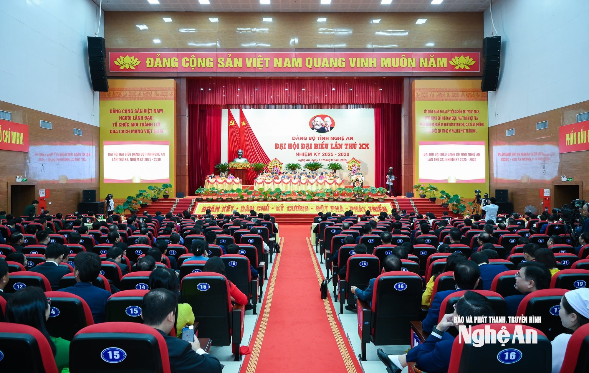 Đại hội ngày 3-26