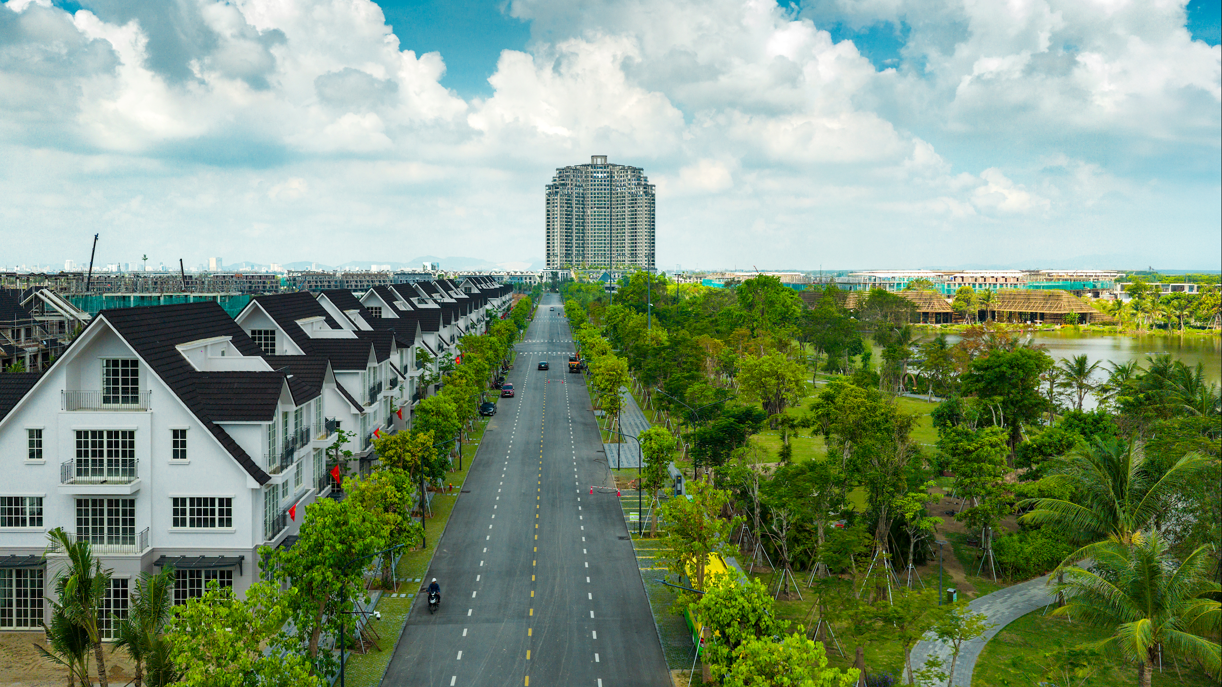 Eco Central Park thay đổi diện mạo từng ngày, trở thành trung tâm mới của Nghệ An.
