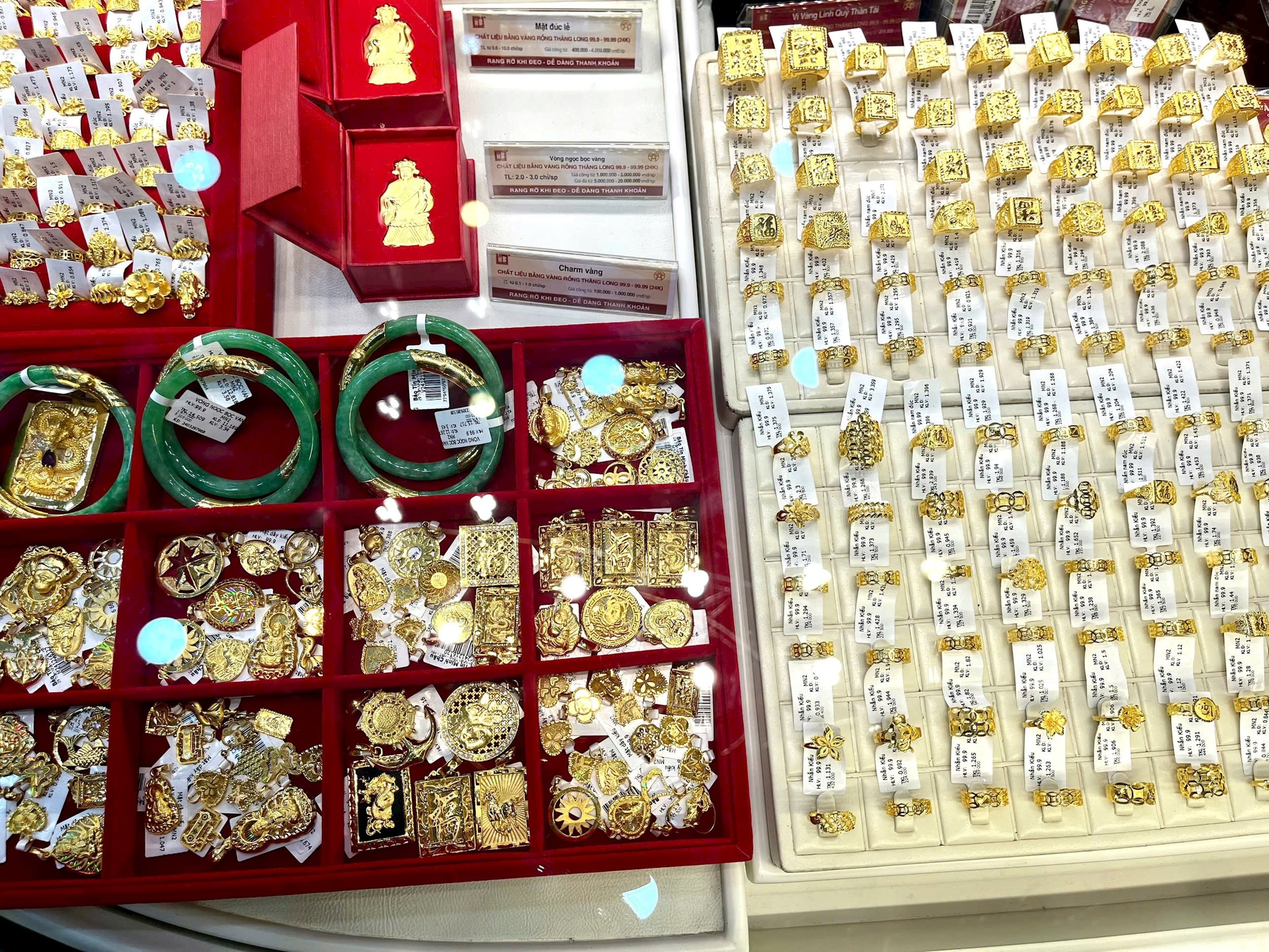 Mua bán vàng phải gắn với định danh, ngân hàng đầu tiên ra mắt thương hiệu vàng miếng