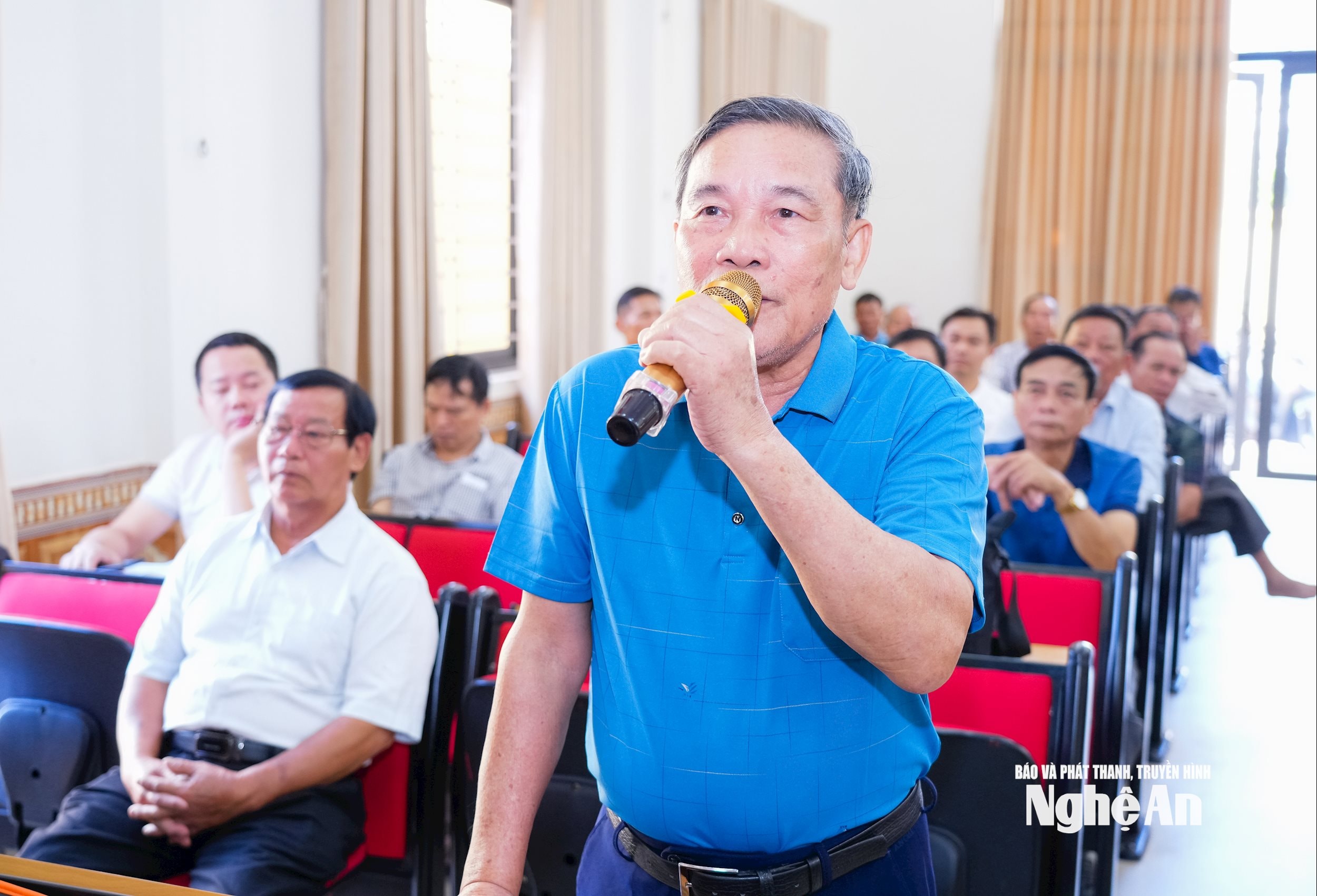  cử tri
