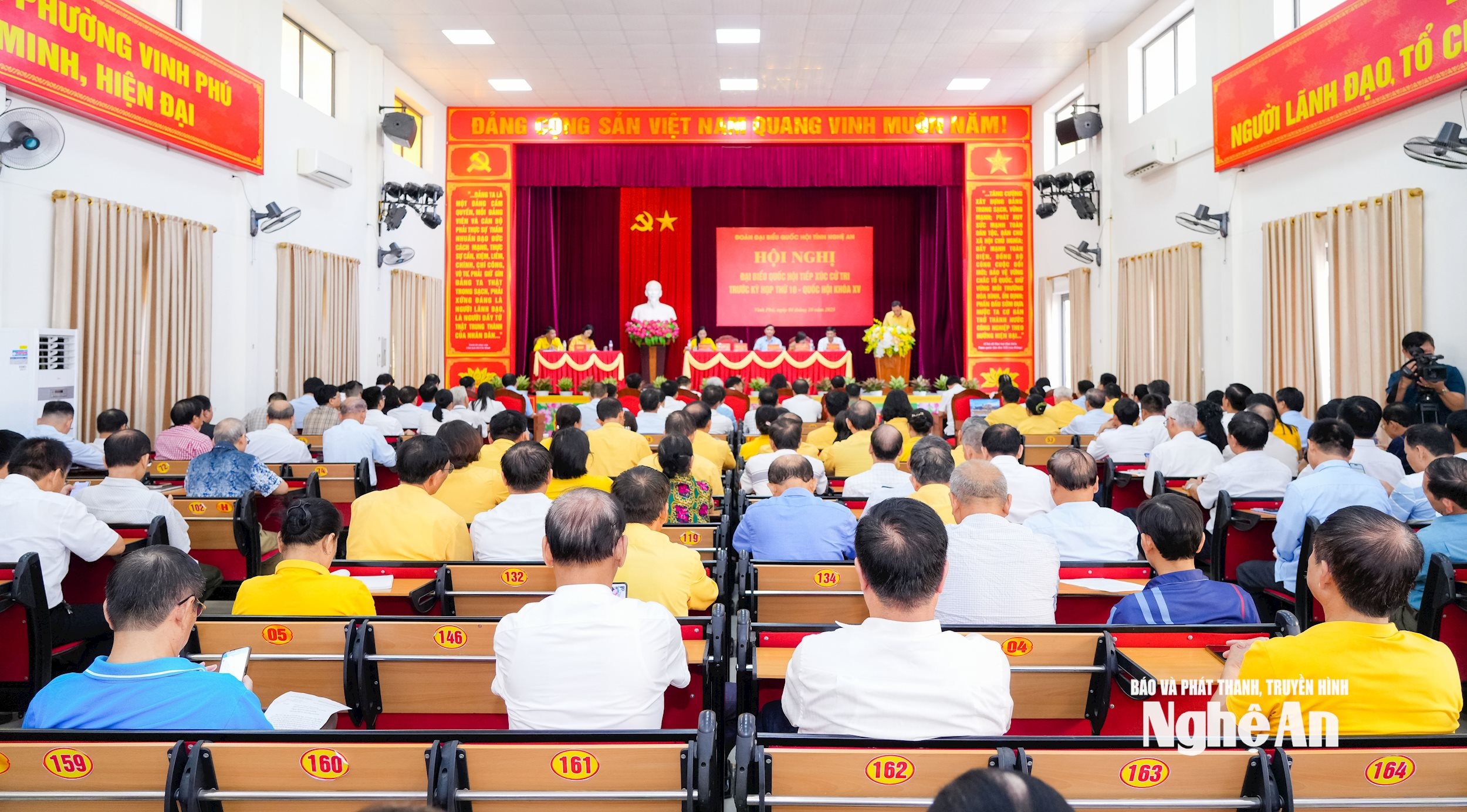  toàn cảnh