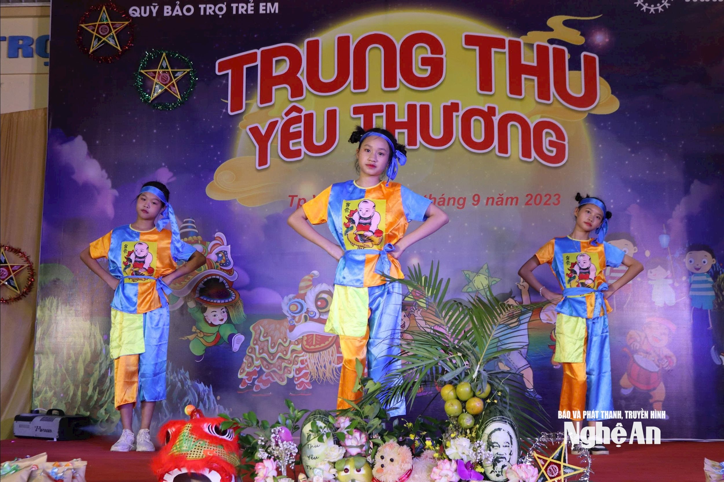 Các em thiếu nhi không còn chỉ muốn ngồi xem thụ động, mà còn mong muốn được trực tiếp tham gia, thể hiện tài năng và là chủ thể thực sự trong các Tết Trung thu. Ảnh: Thanh Quỳnh