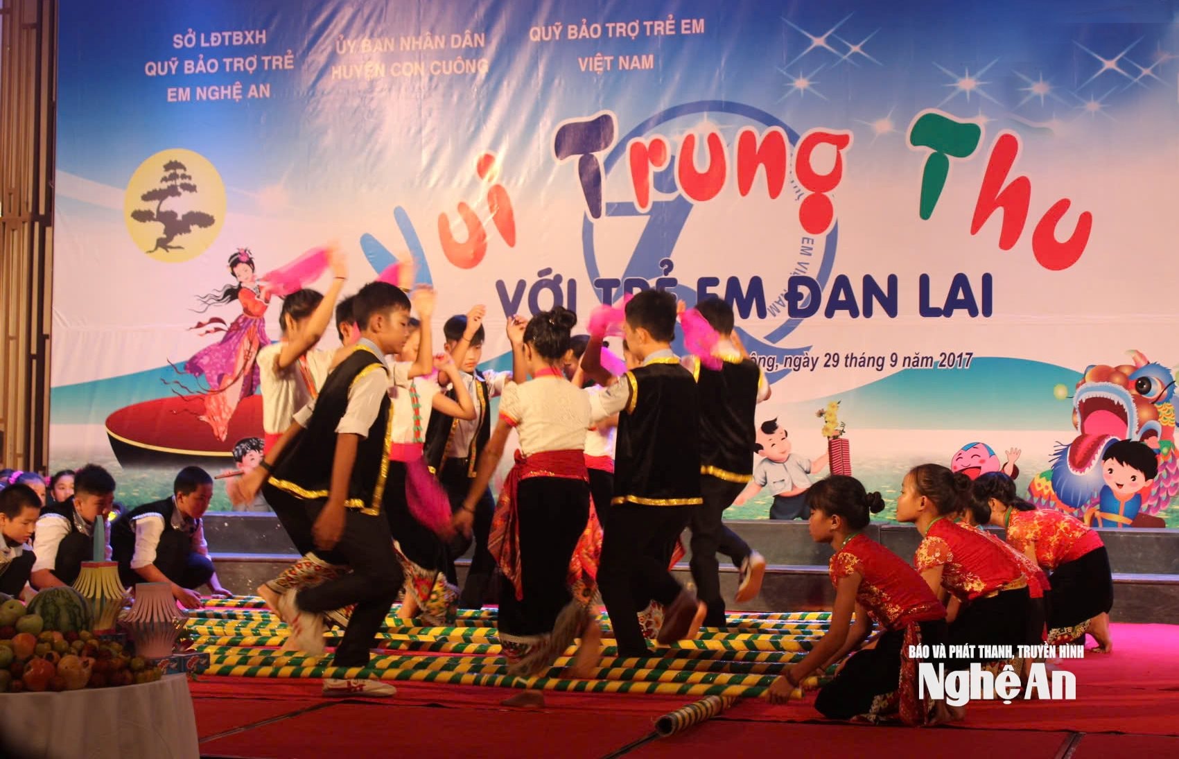 Khi đời sống kinh tế xã hội được nâng cao, nhu cầu về tinh thần của các em nhỏ đồng bào dân tộc thiểu số cũng được nâng lên, điều đó thể hiện rõ nét trong Tết Trung thu.