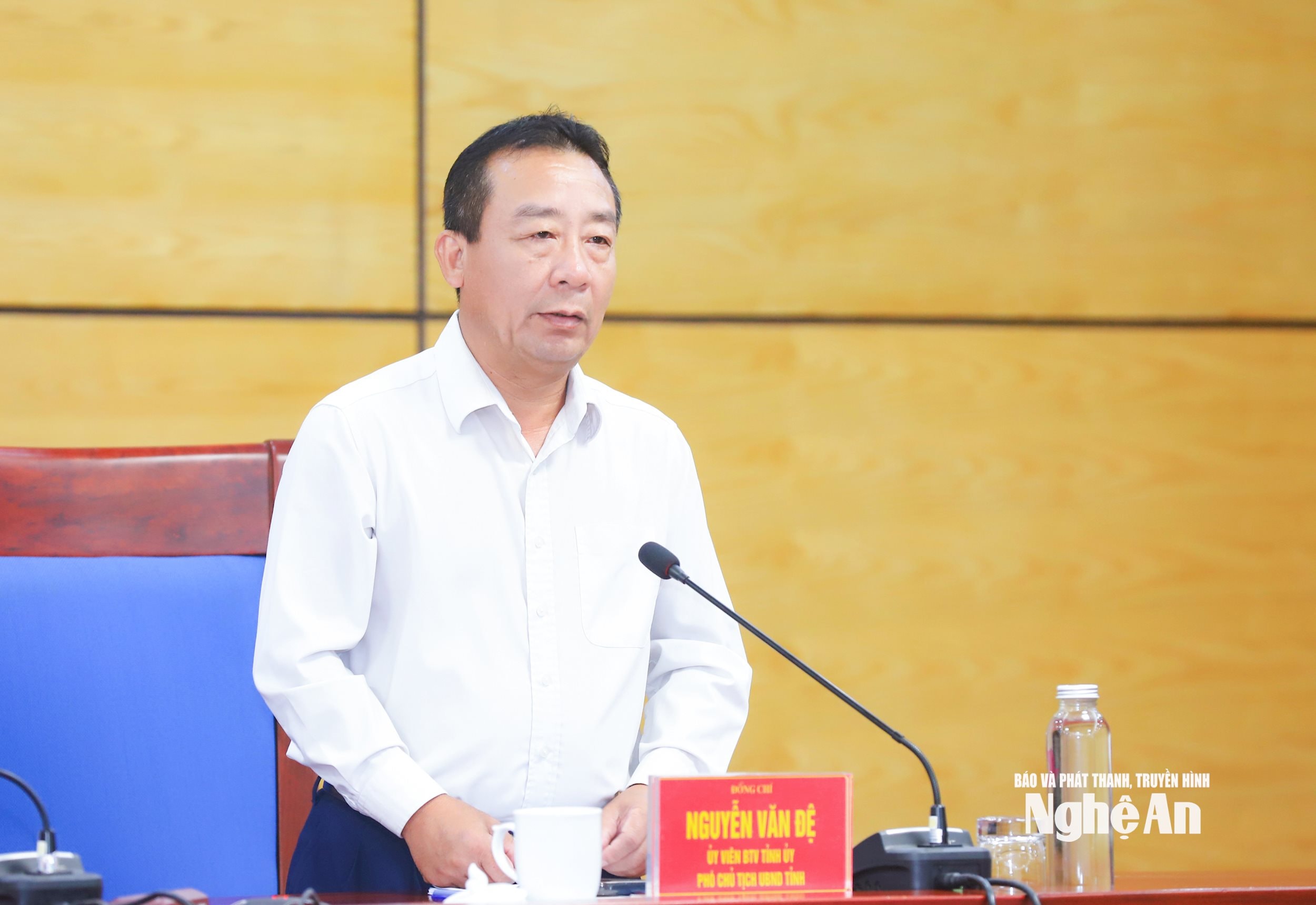 Đồng chí Nguyễn Văn Đệ - Ủy viên Ban Thường vụ Tỉnh ủy, Phó Chủ tịch UBND tỉnh phát biểu tại cuộc làm việc. Ảnh: Thành Duy