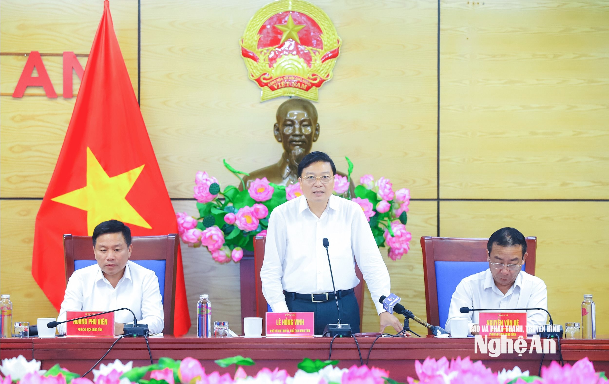 Chủ tịch UBND tỉnh Lê Hồng Vinh phát biểu kết luận. Ảnh: Thành Duy