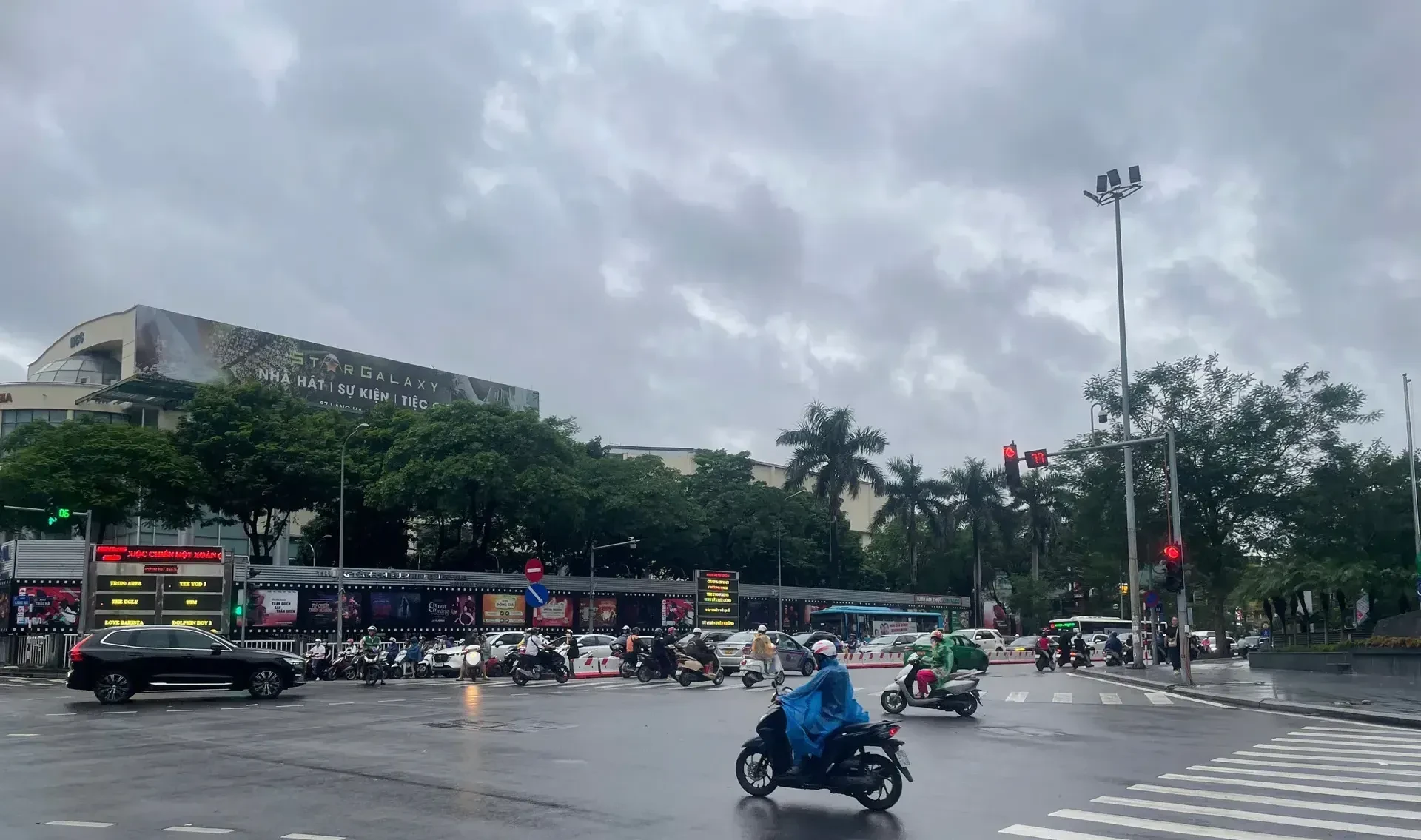 Thời tiết ngày 30/9/2025: Hà Nội và cả nước mưa to, trời se lạnh