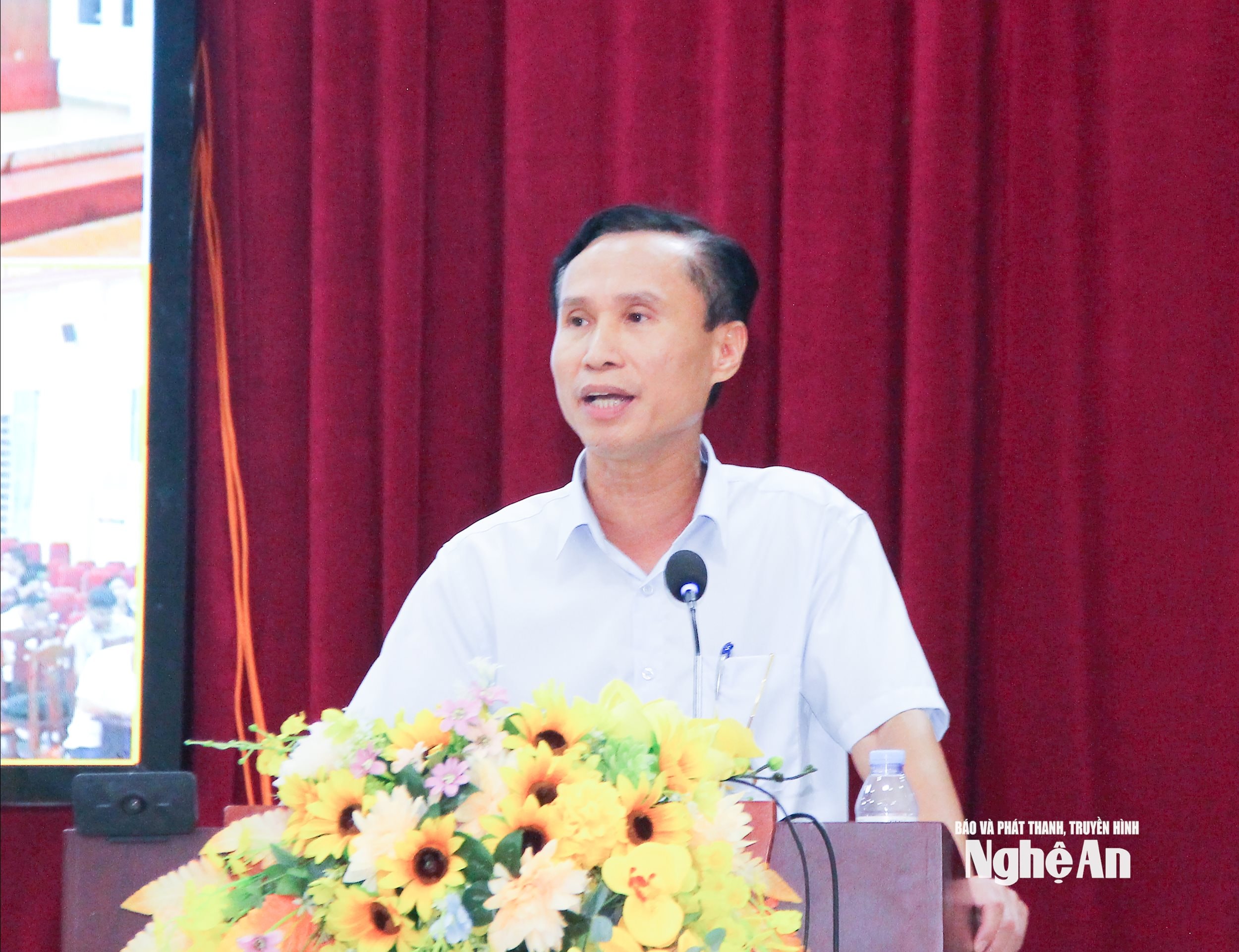  Phó Giám đốc Sở Nông nghiệp và Môi trường giải trình một số nội dung thuộc thẩm quyền. Ảnh Mai Hoa